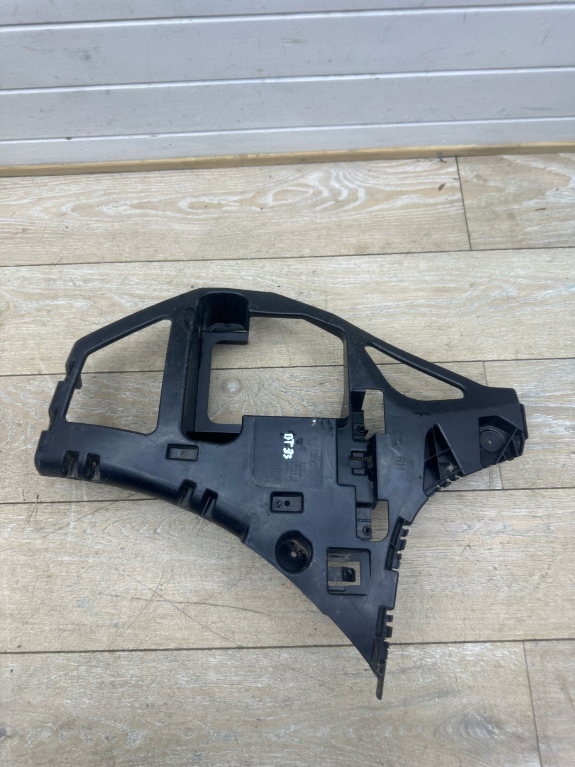 BMW 2 F46 original bumper bracket rear part right 7300786