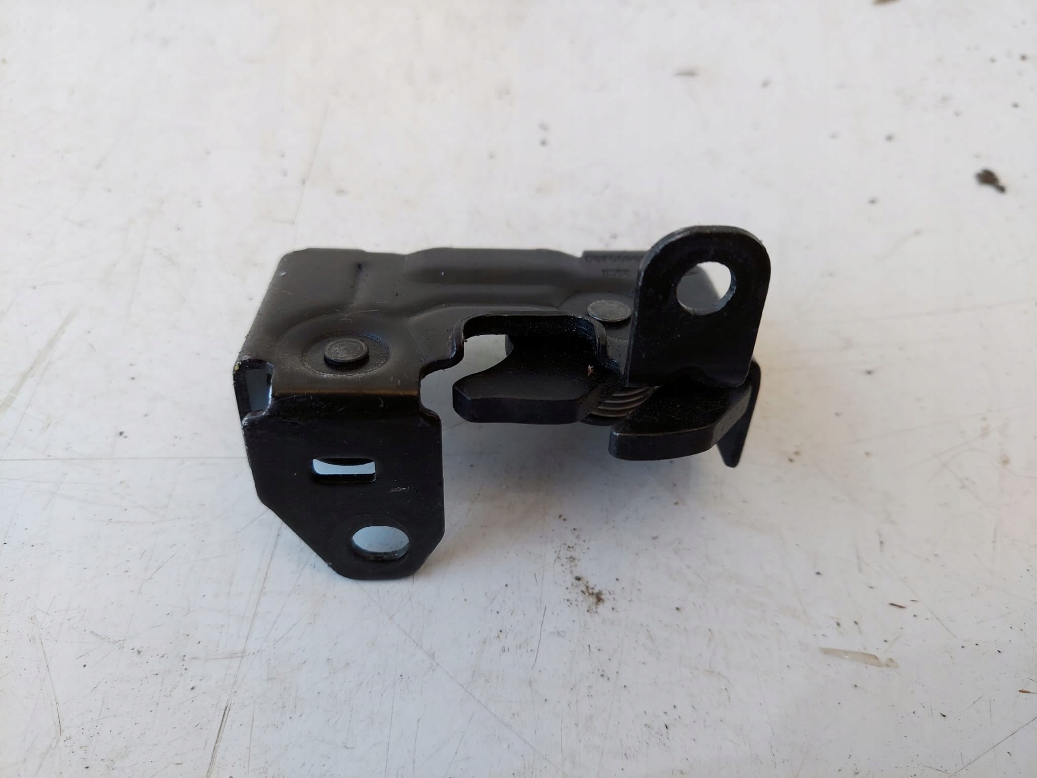 A2048800260 - MERCEDES C-CLASS 204 ЗАМОК КАПОТА 2048800260