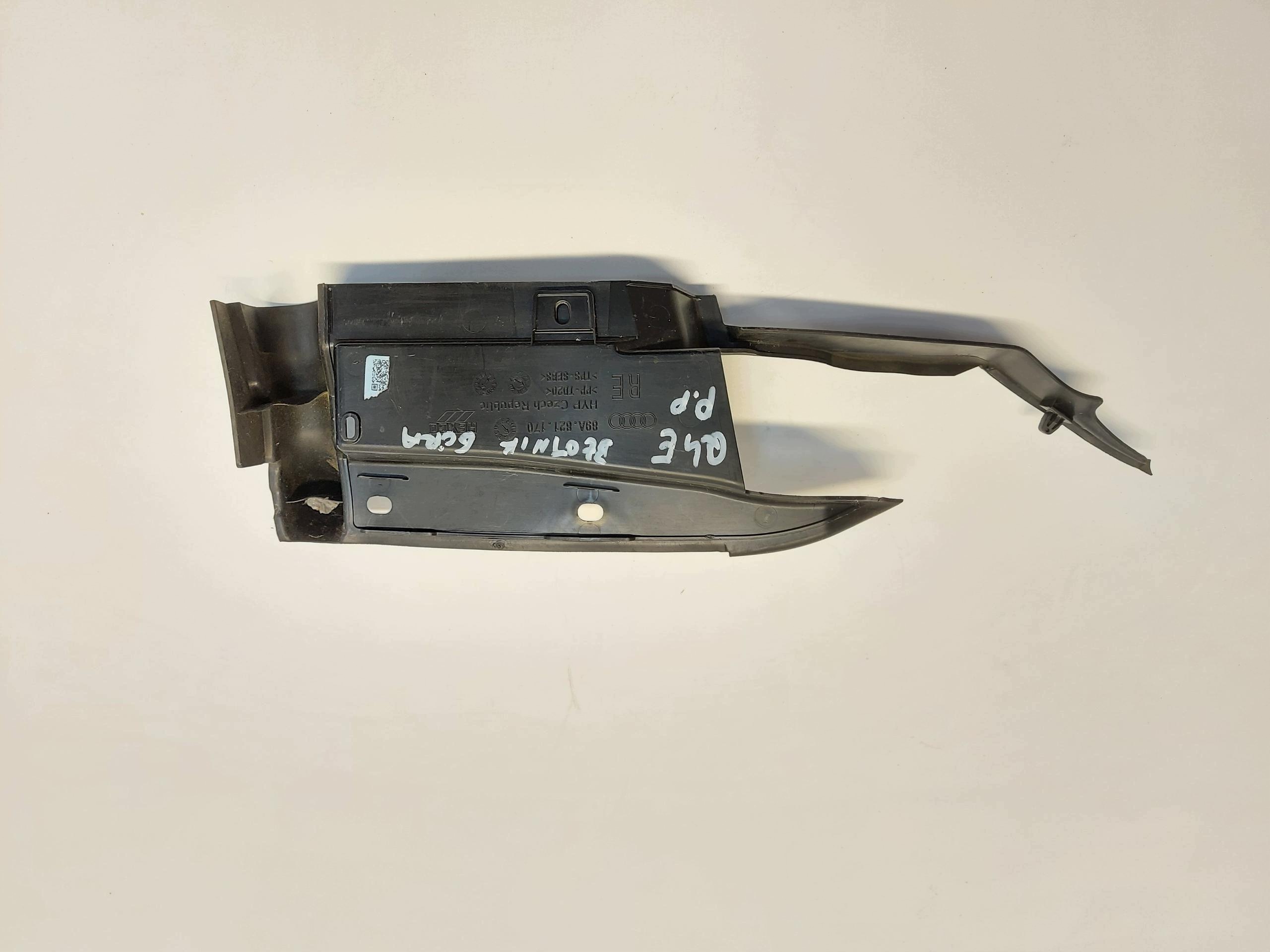 Audi Q4 89A 45 E-TRON , SUV, 2023, couverture couverture de la charnière du capot 89A821170