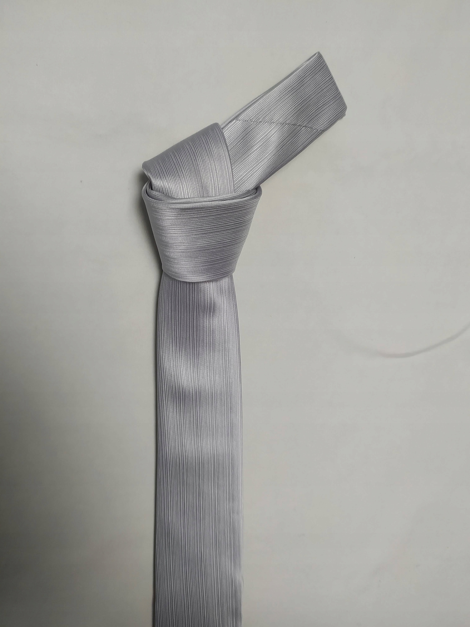 WYPRZEDAŻ ELEGANCKI KRAWAT DOBRA JAKOŚĆ
