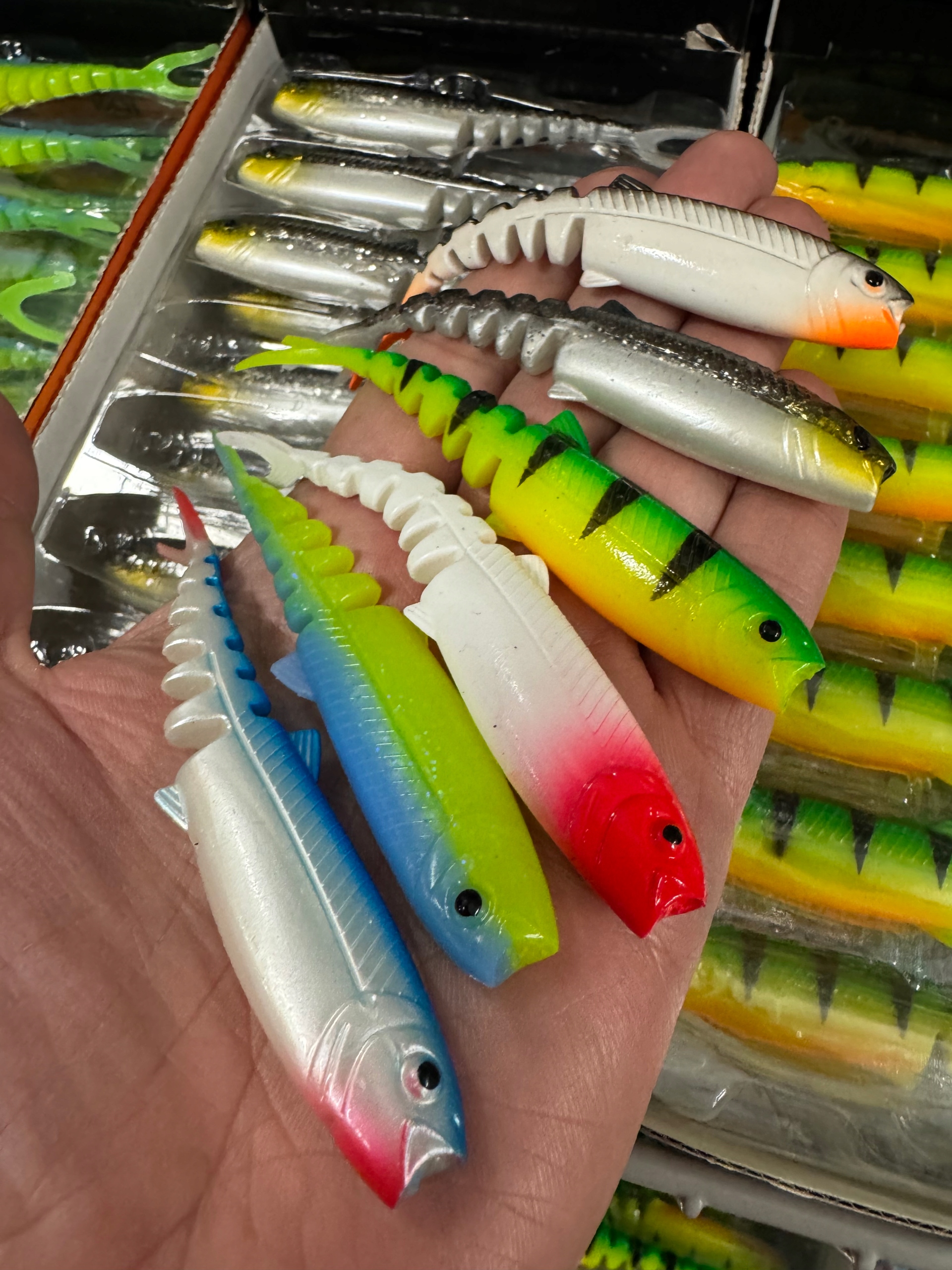 ZESTAW Savage Gear Cannibal V-tail JASKÓŁKA NA SZCZUPAKA SANDACZA 10cm 6szt Kod producenta SavageMinnow10 6szt