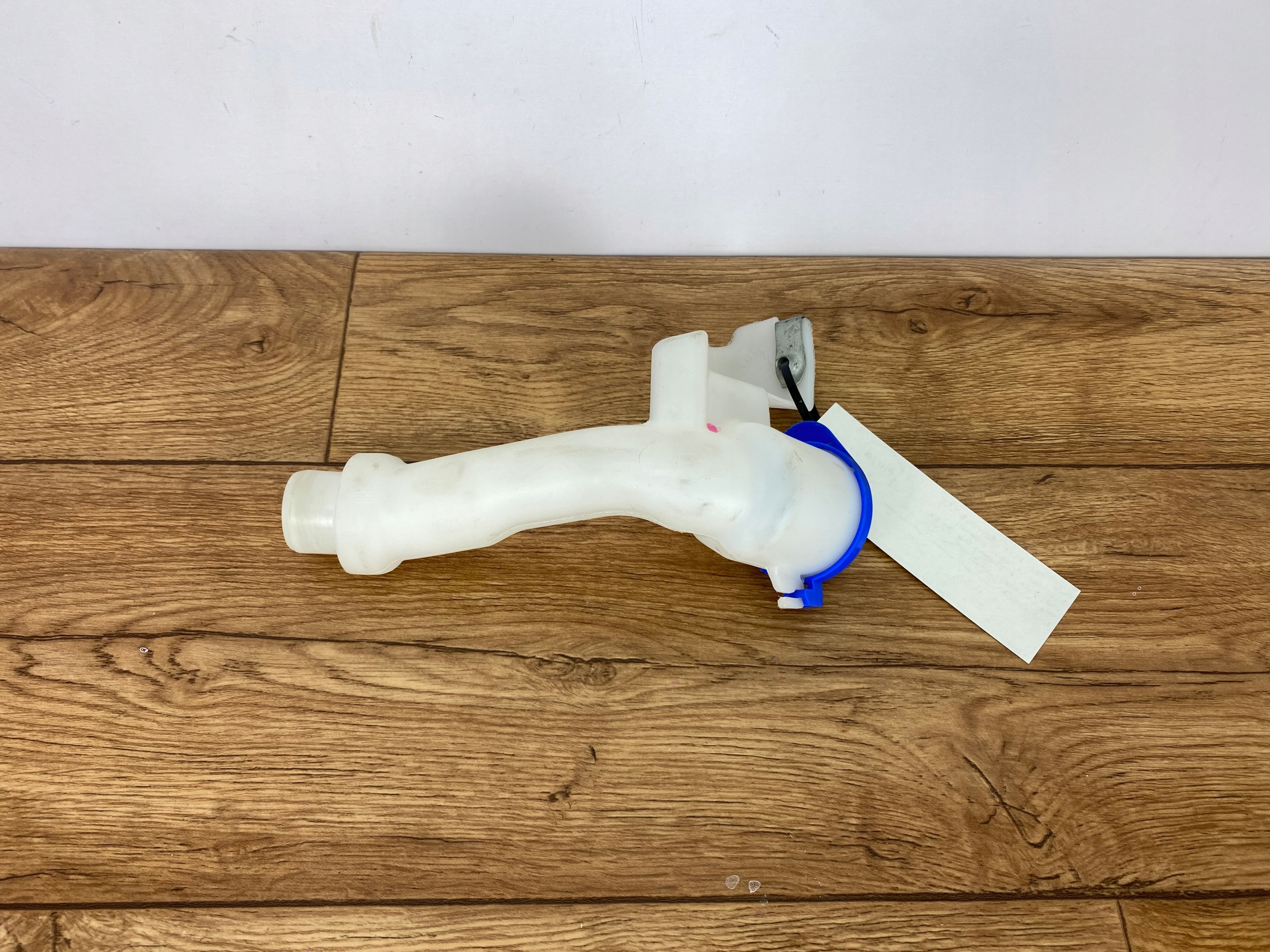 Wlew tank do washers Ford Maverick 2022+