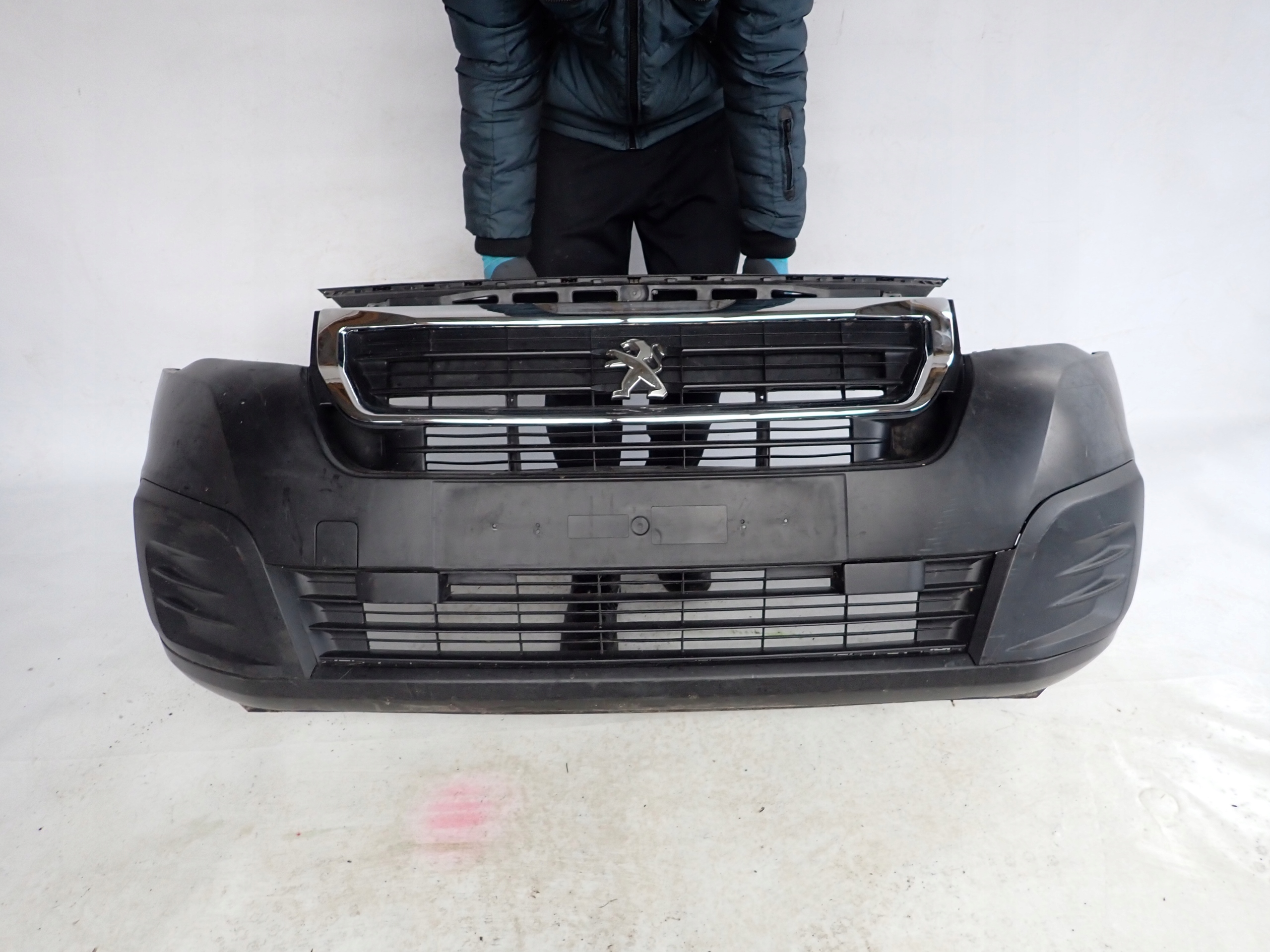 PEUGEOT PARTNER III LIFT 15-18 bumper front front pillar 9810923277