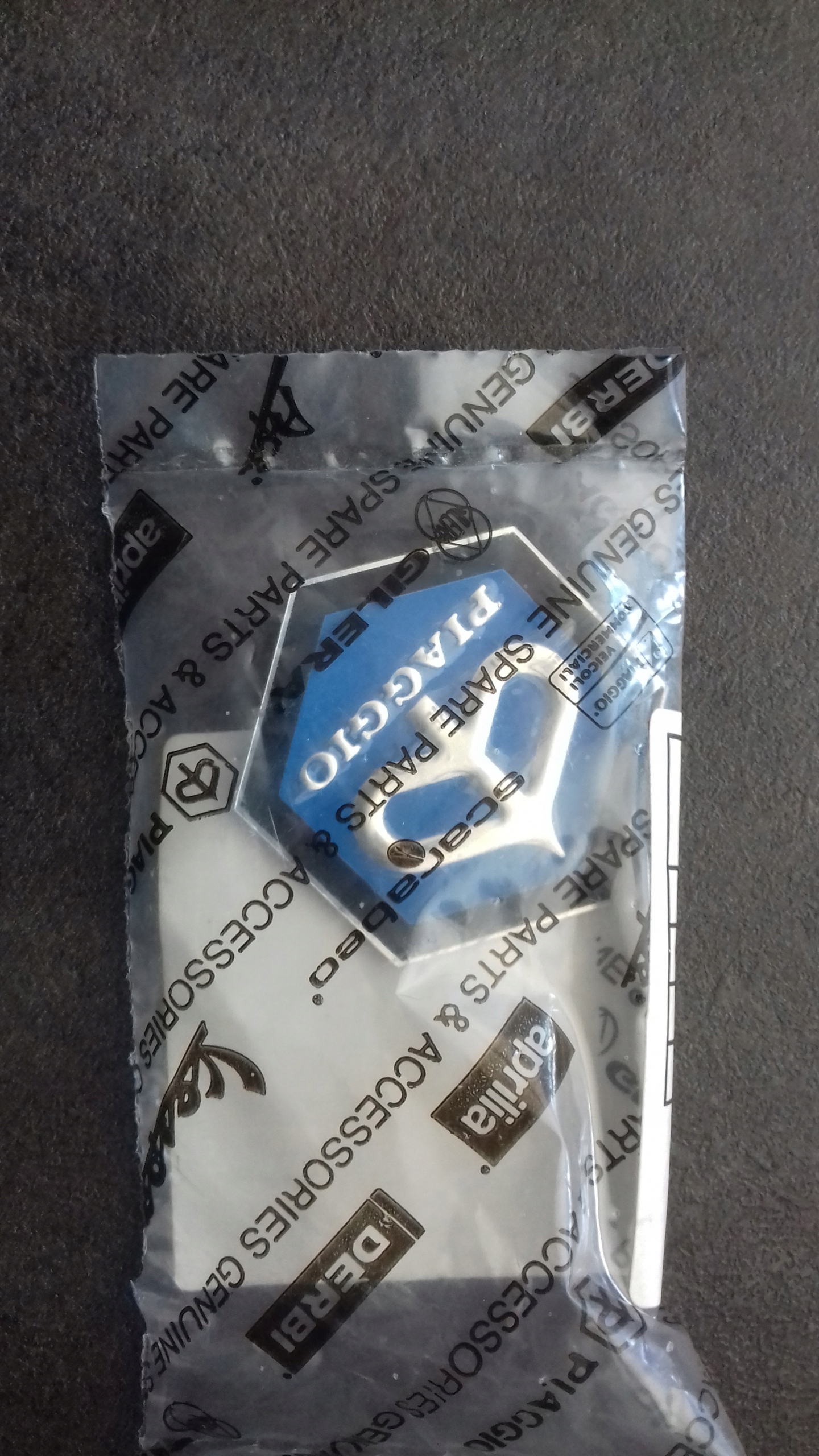 Emblemat znaczek Piaggio Vespa APE