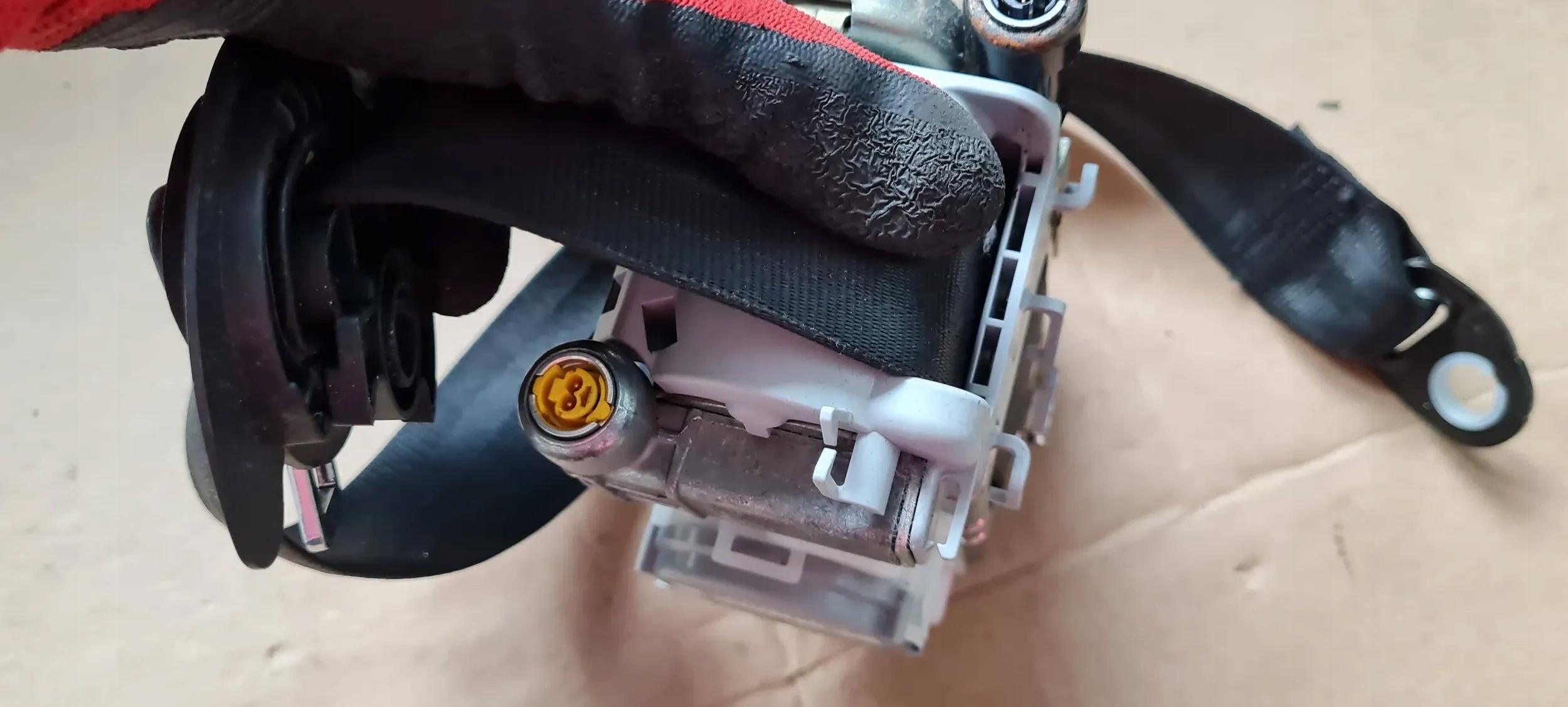 Q7 4M II tension belt safety right front ORG 4M0857706B