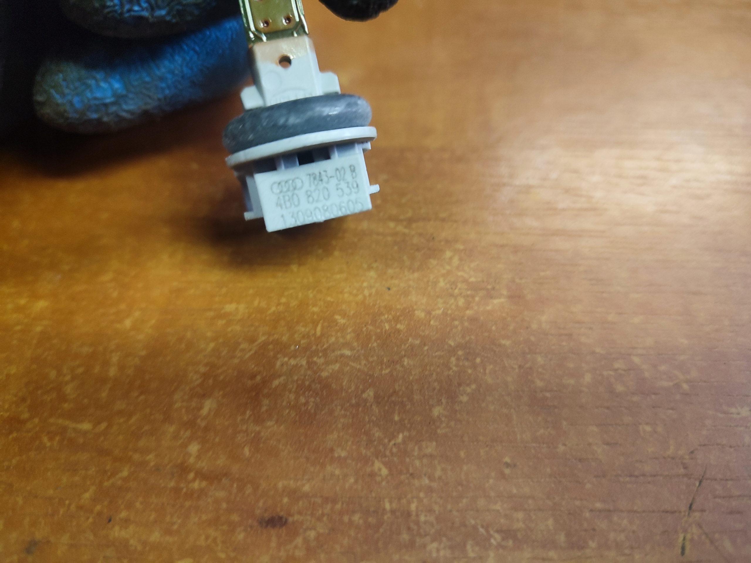 Sensor TEMPERATURY WEWNETRZNEJ AUDI VOLKSWAGEN 4B0820539