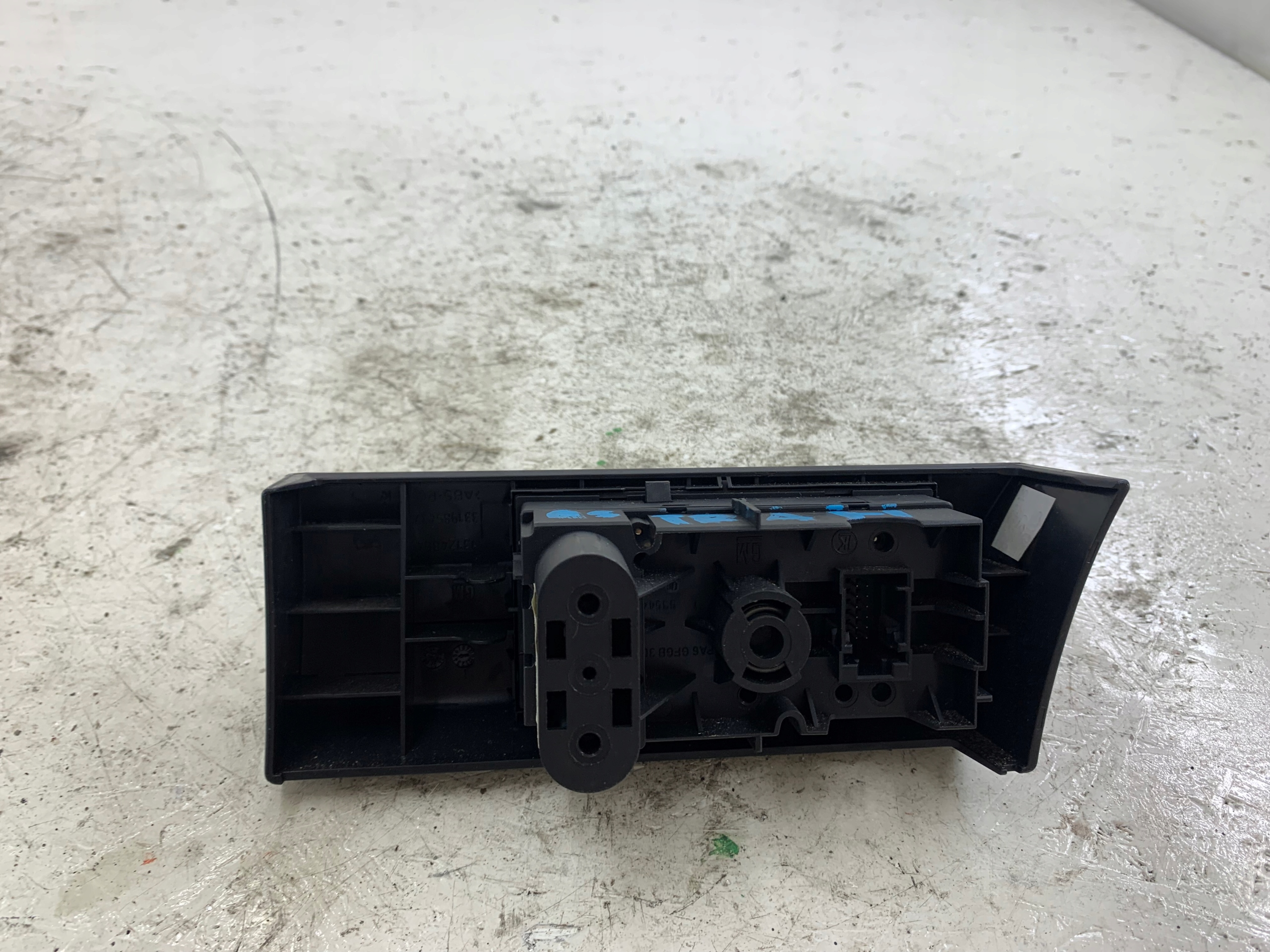 OPEL ASTRA III H light switch 13198925