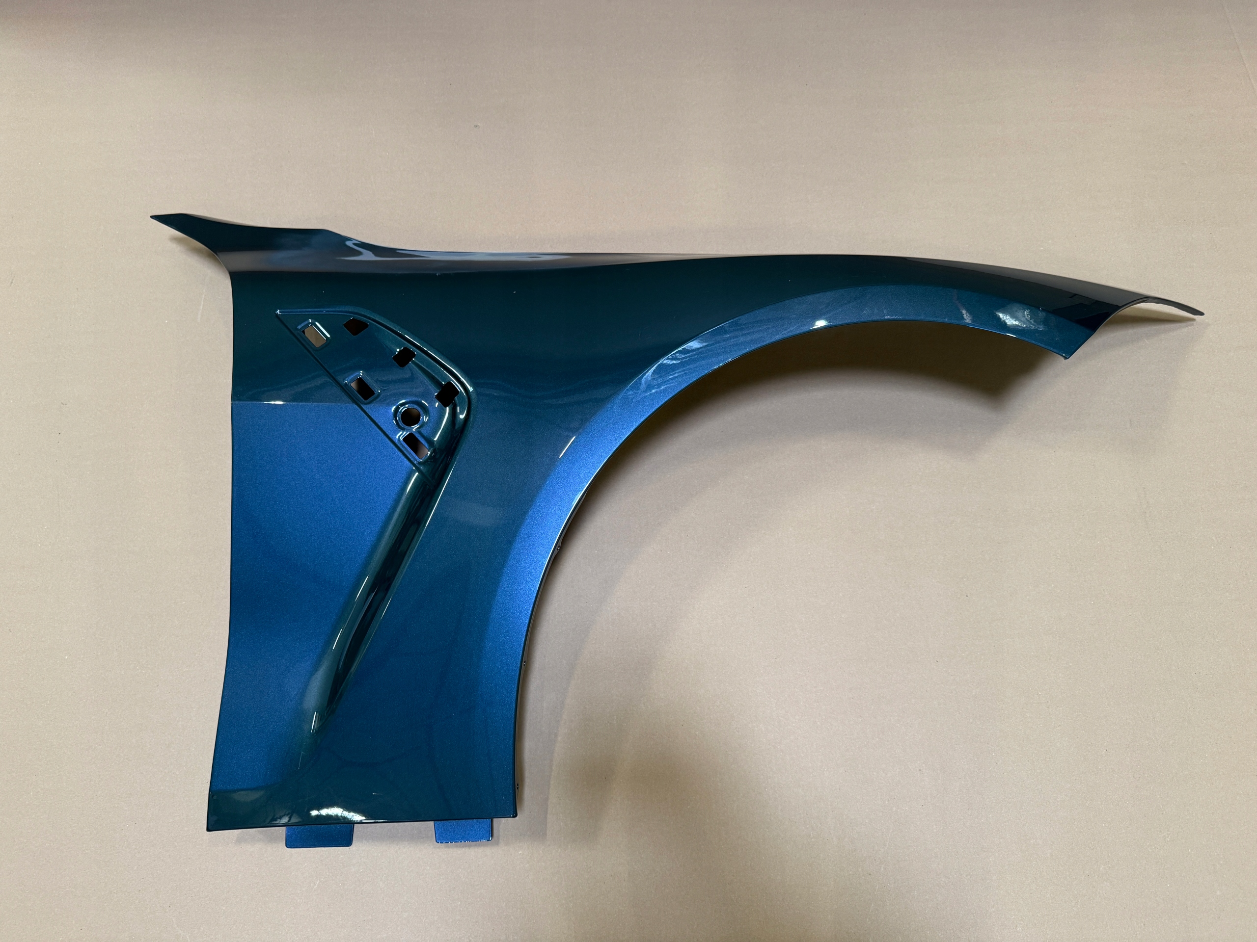 BMW M4 G82 G83 fender right front original OE 41008083536 Grun'