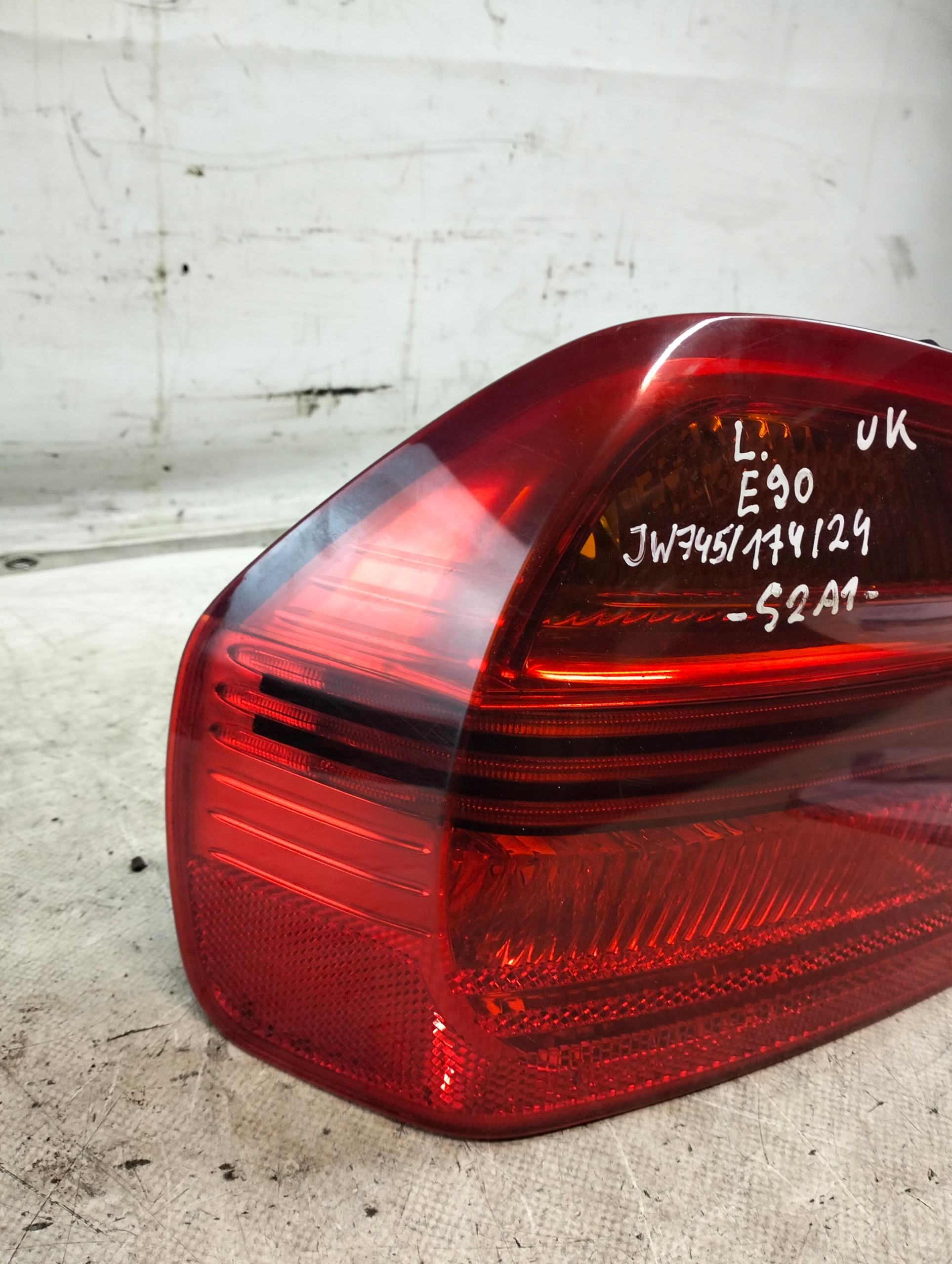 light rear left BMW E90 2.0D 2007r ANGLIK OE 276301