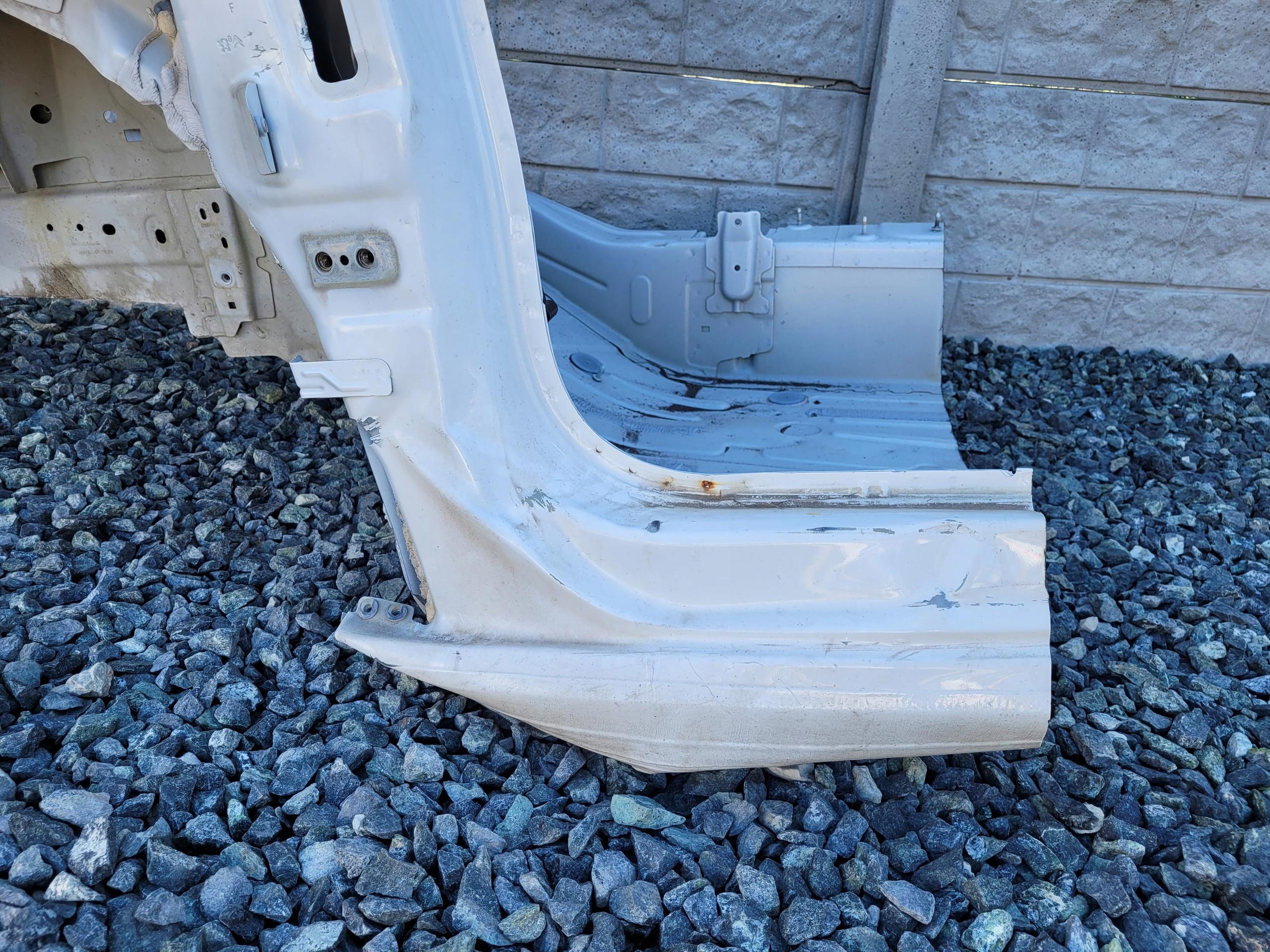 ĆWIARTKA PODŁUŻNICA LEWY PRZÓD CITROEN BERLINGO IV 2018- Producent części Citroen OE