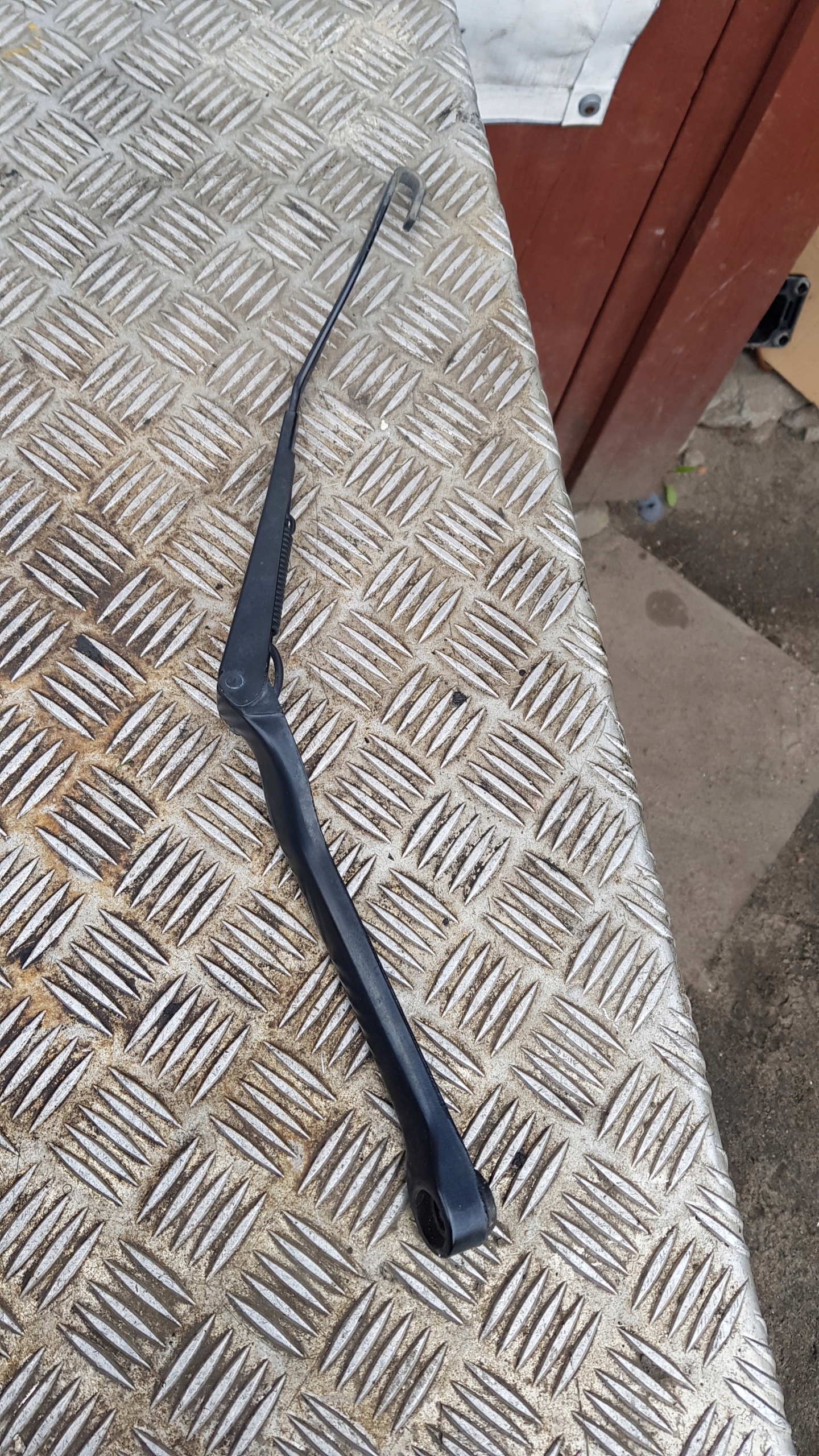 VOLVO V70 RAMIE WYCIERACZKI PRAWE LEWE PRZÓD Typ samochodu Samochody osobowe