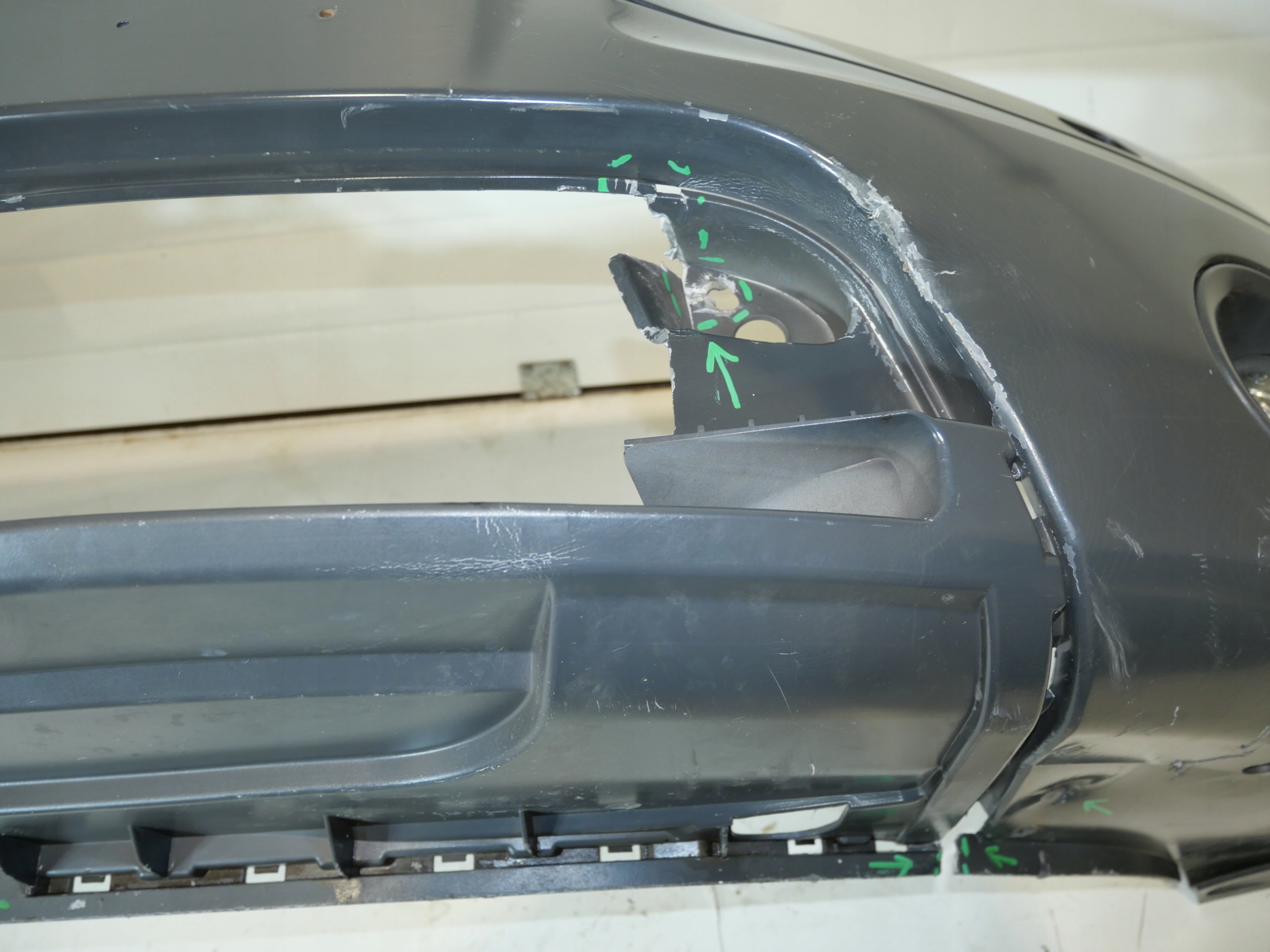 bumper front front SKODA OCTAVIA II SCOUT washers 1Z0807221H