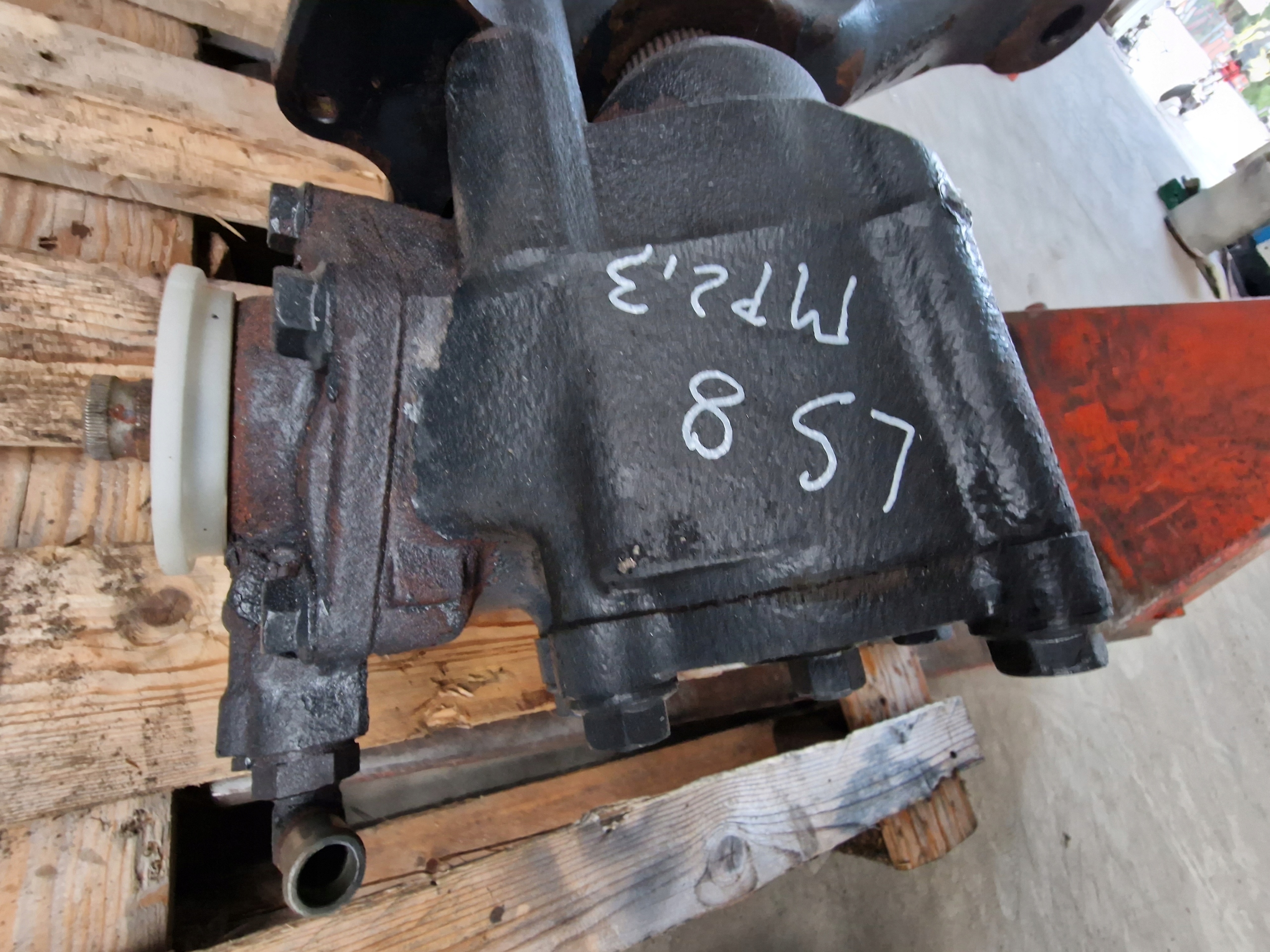 A3404811701 - ACTROS AXOR РУЛЬОВА КОЛОНКА LS 8