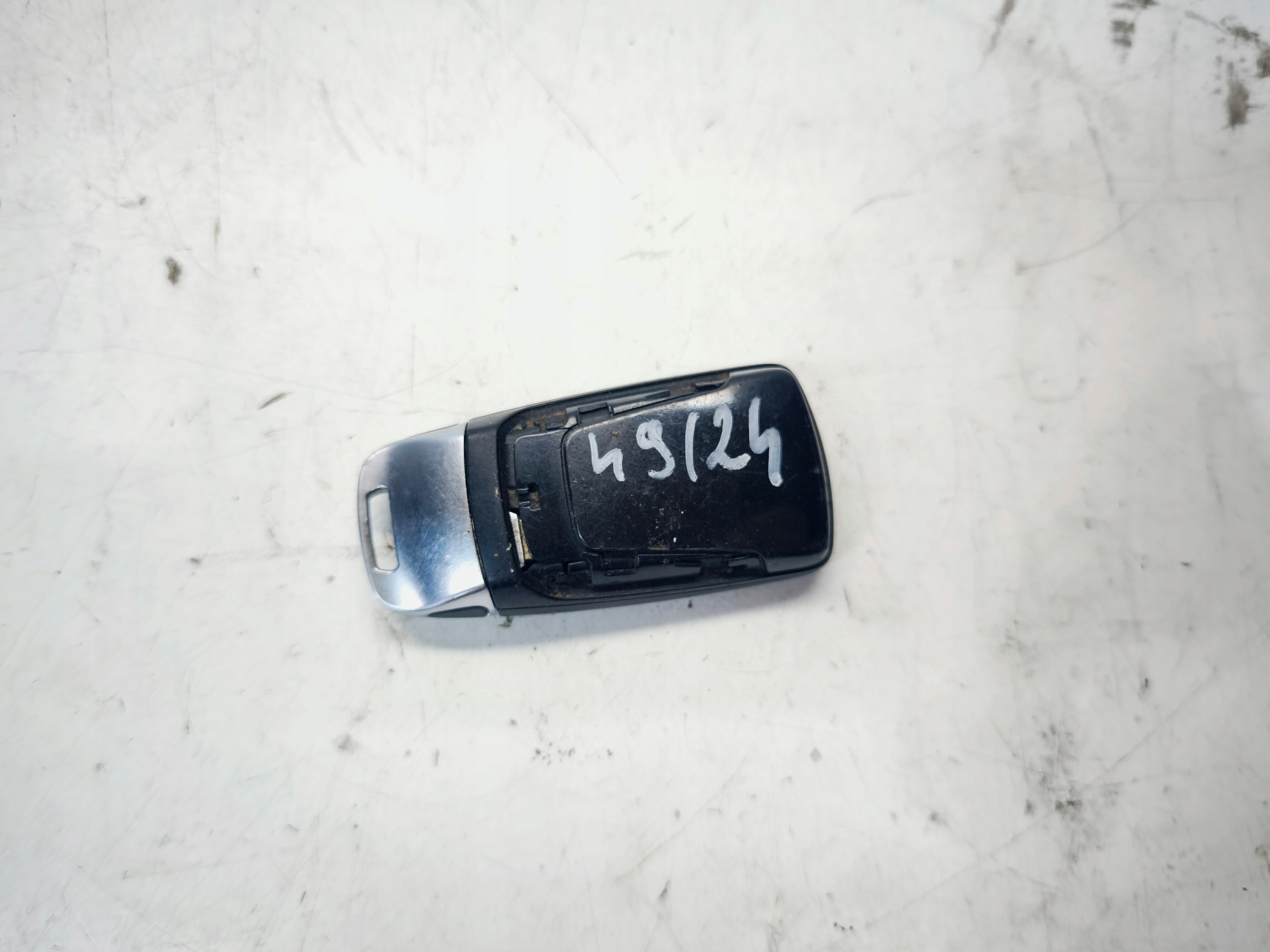 key PILOT KEYLESS AUDI A4 B9 A5 8W Q7 4M 4M0959754AJ 49/24