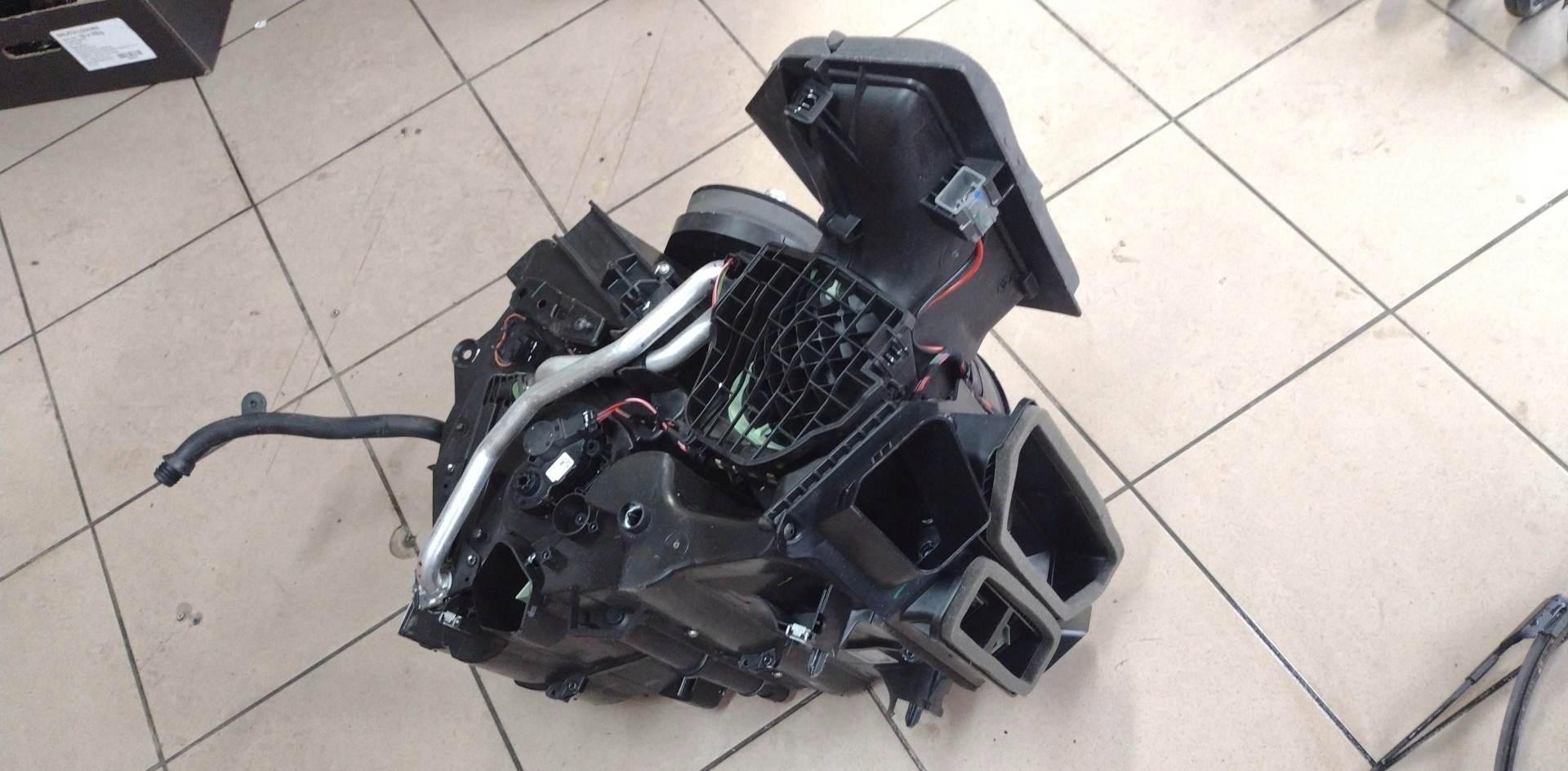 ohřívač ventilátor RENAULT KANGOO IV 2021r 272704147R