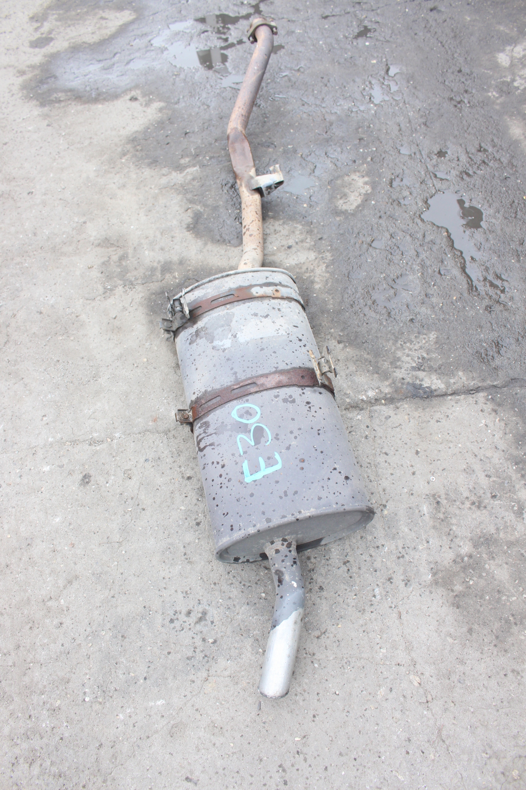 Глушник вихлопу BMW E30 318i 1988р.