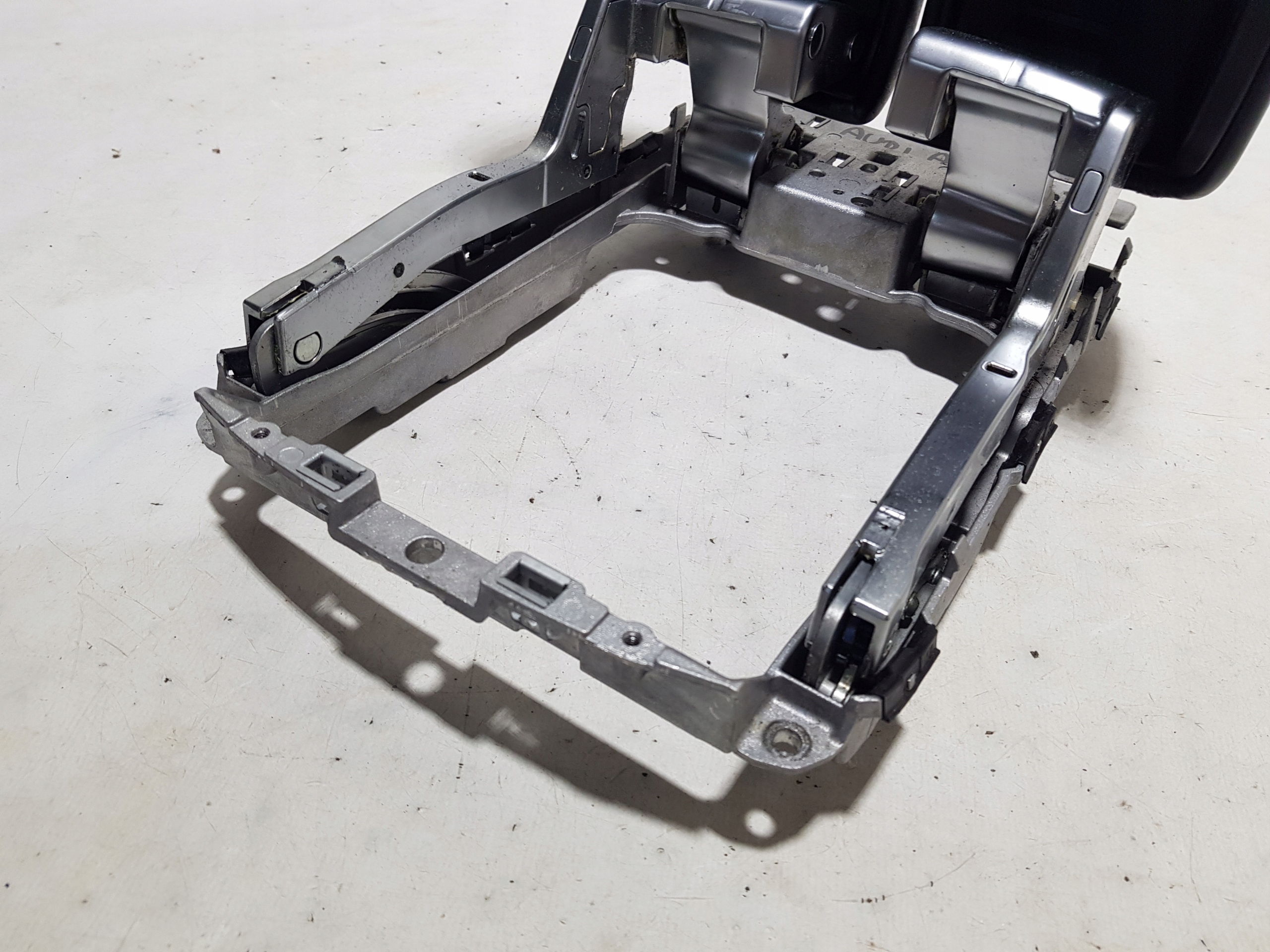 TUNEL central armrest AUDI A8 D4
