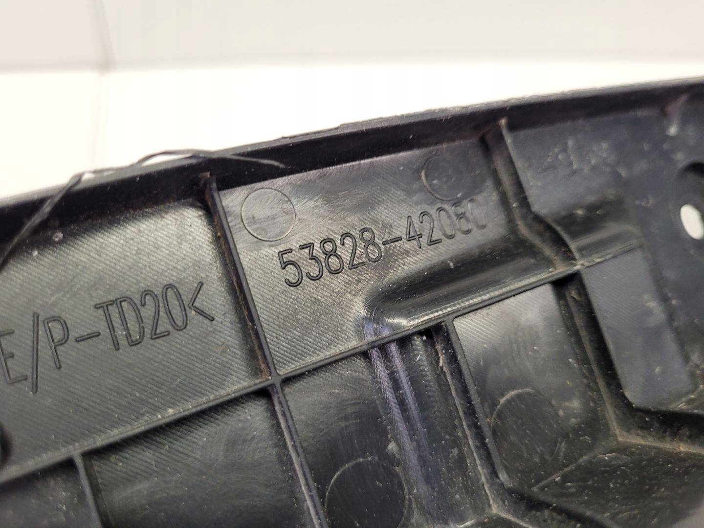 Osłona błotnika przód lewa strona Toyota RAV4 5 (XA50) 2019 52828-42080 Typ samochodu Samochody osobowe