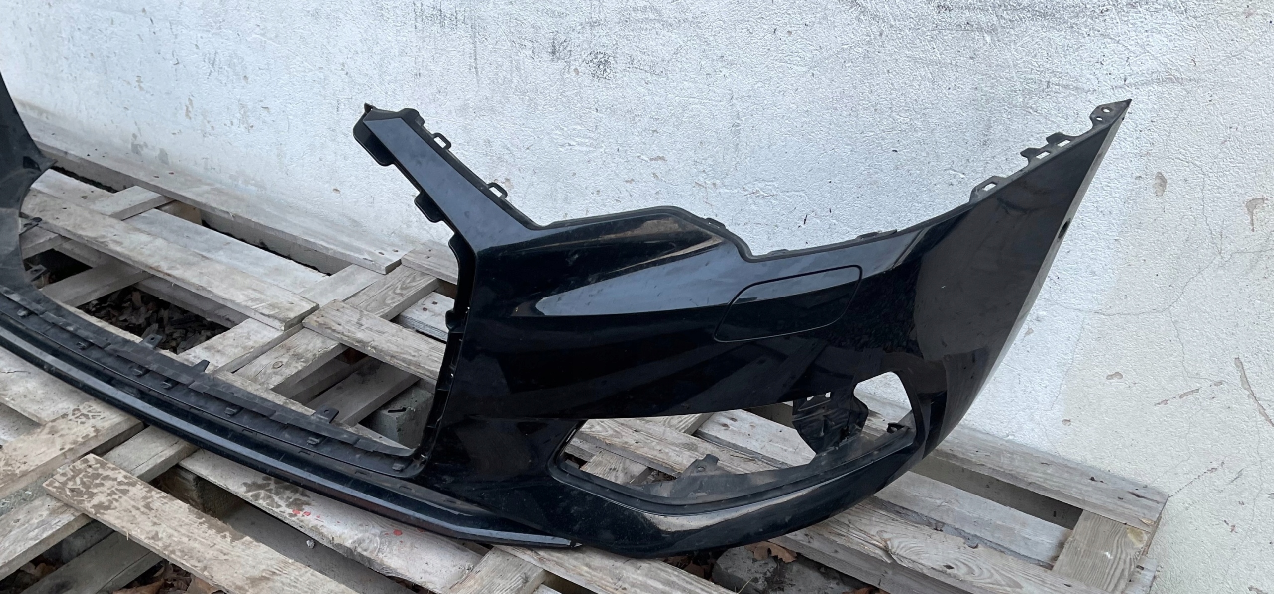 AUDI A6 C8 bumper front front below washers 4K0807437
