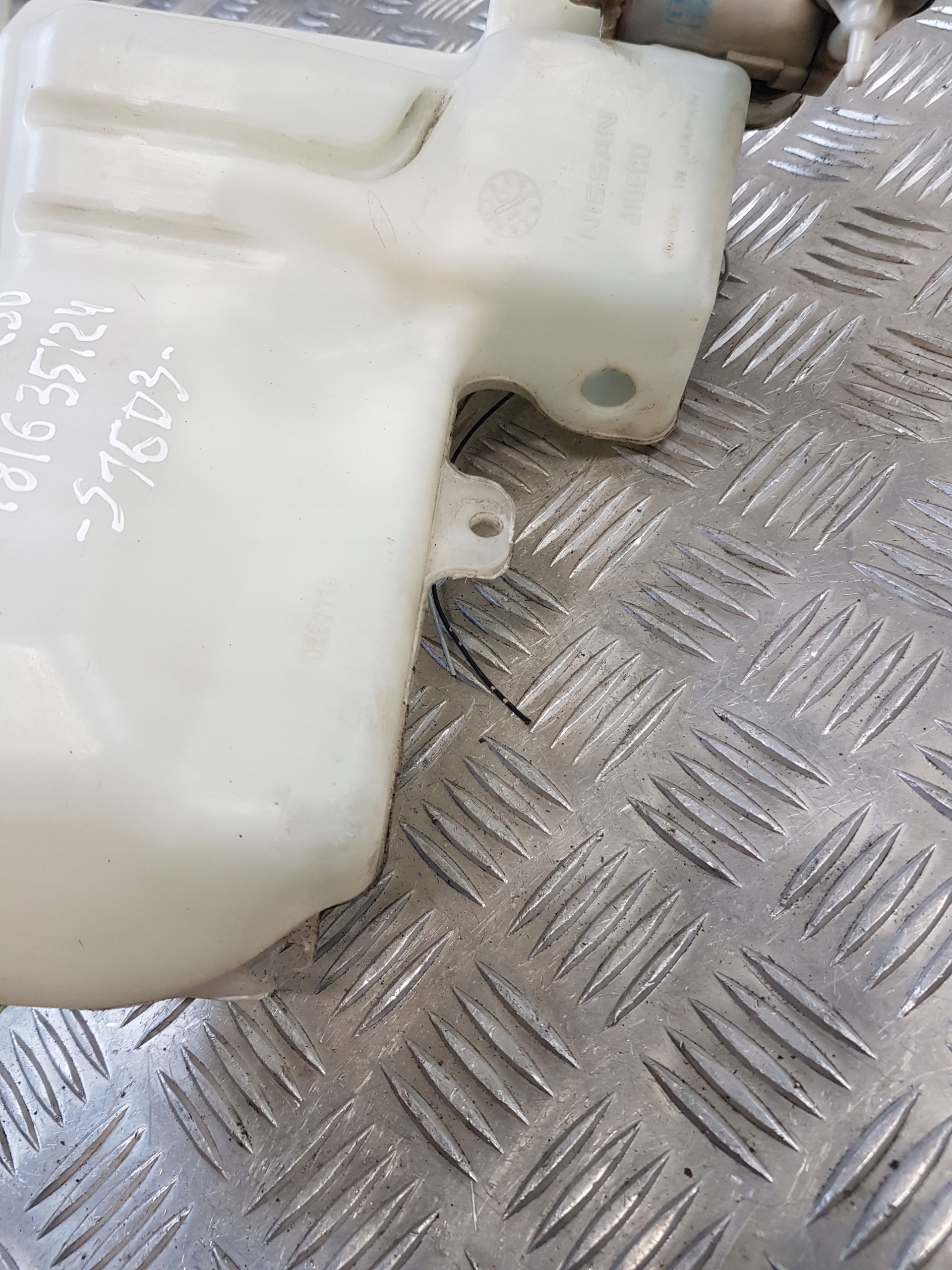 washer fluid tank + pump NISSAN MURANO Z50 07R