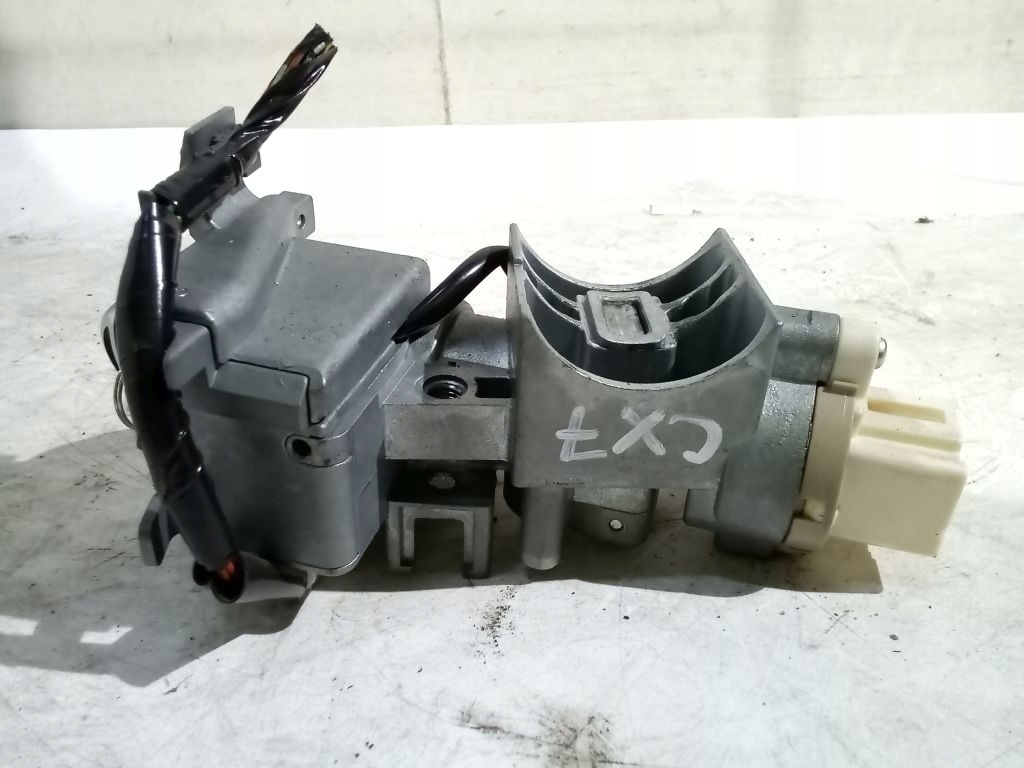 Mazda CX7 CX-7 ignition z kluczykiem D46166938B