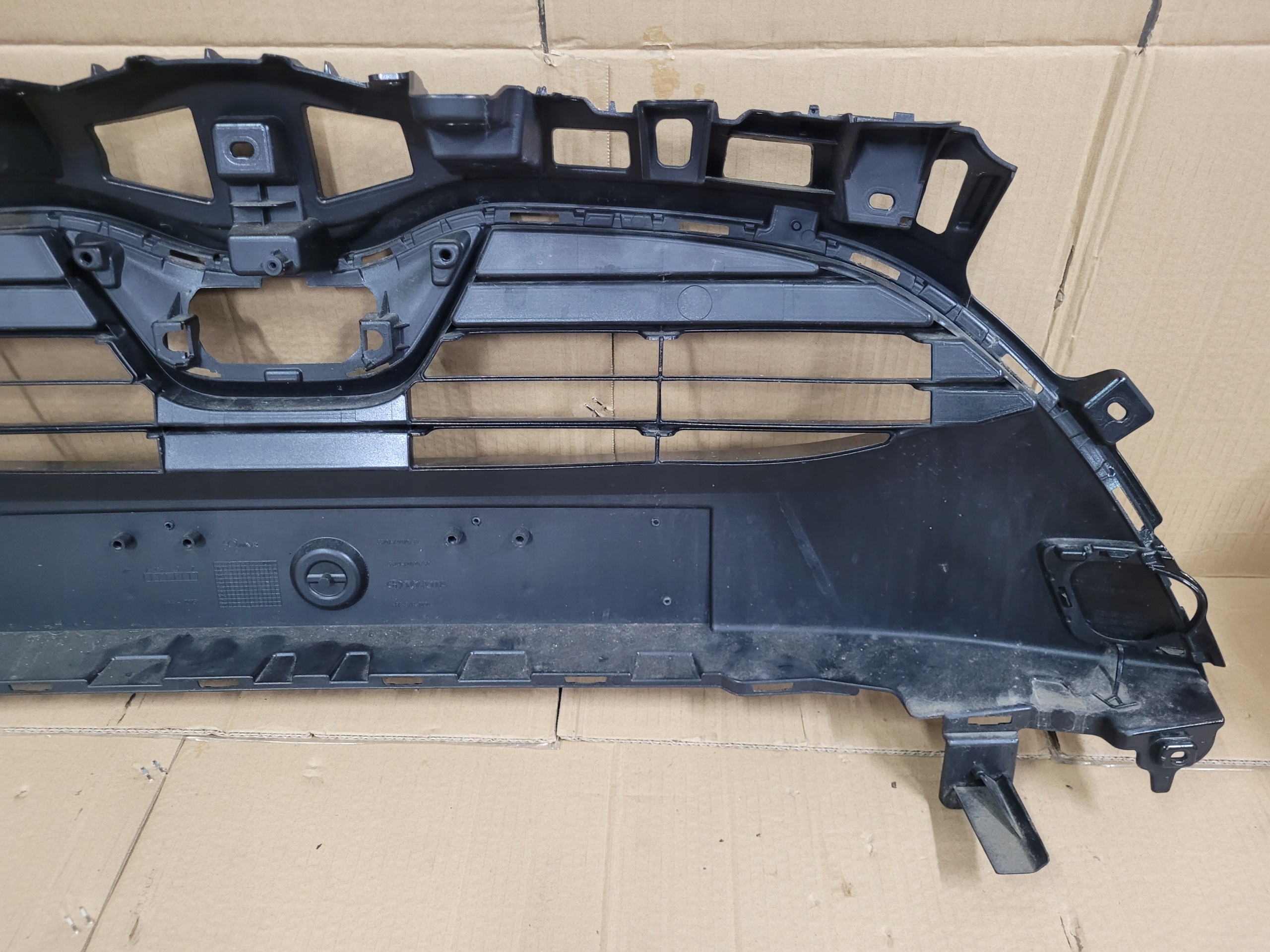 Toyota Yaris I P1 Kühlergrill FRONTGRILL Kühlergitter 53101K0010 - Thumbnail 5