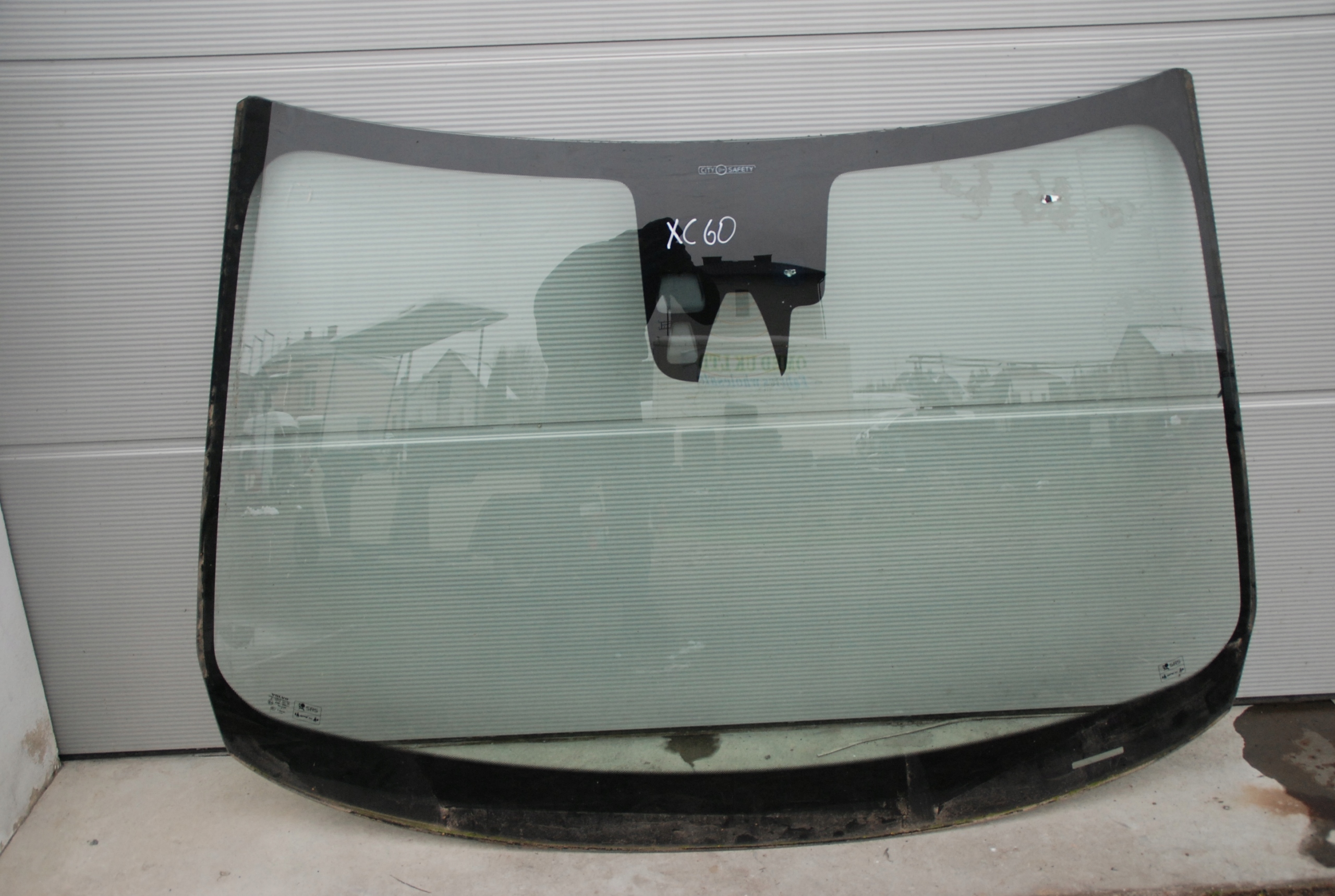 SZYBA PRZEDNIA CZOŁOWA POD RADAR VOLVO XC60 I