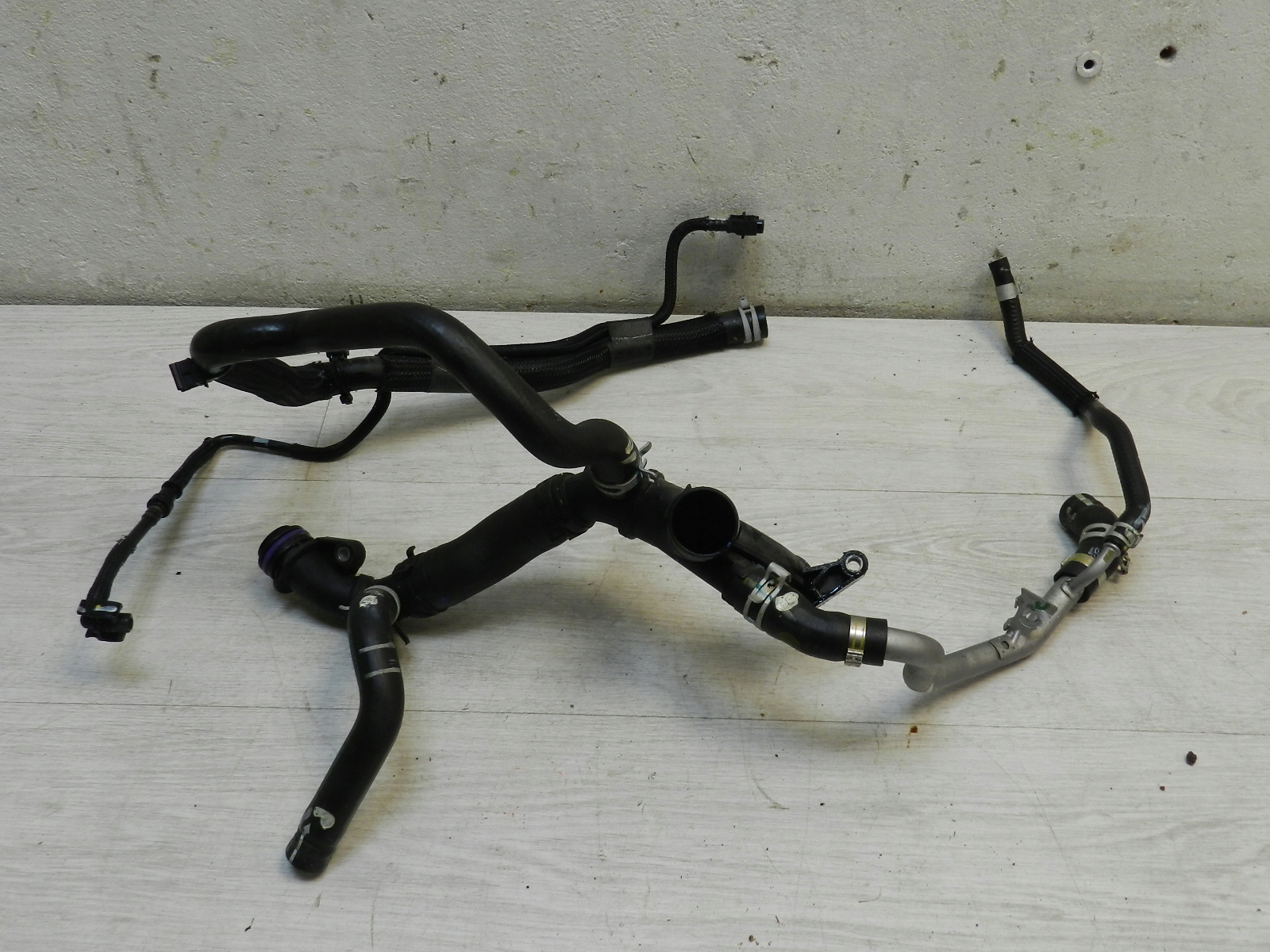 NISSAN Juke II F16 1.0 водопровод автобус