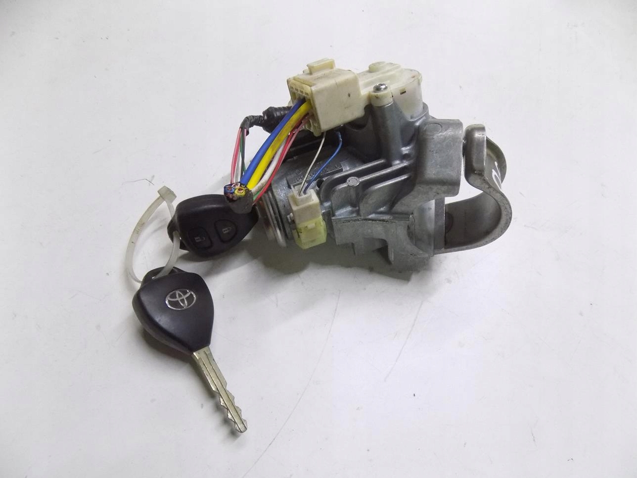 89783-42020 - TOYOTA RAV4 III 2.2 D4D ключ зажигания