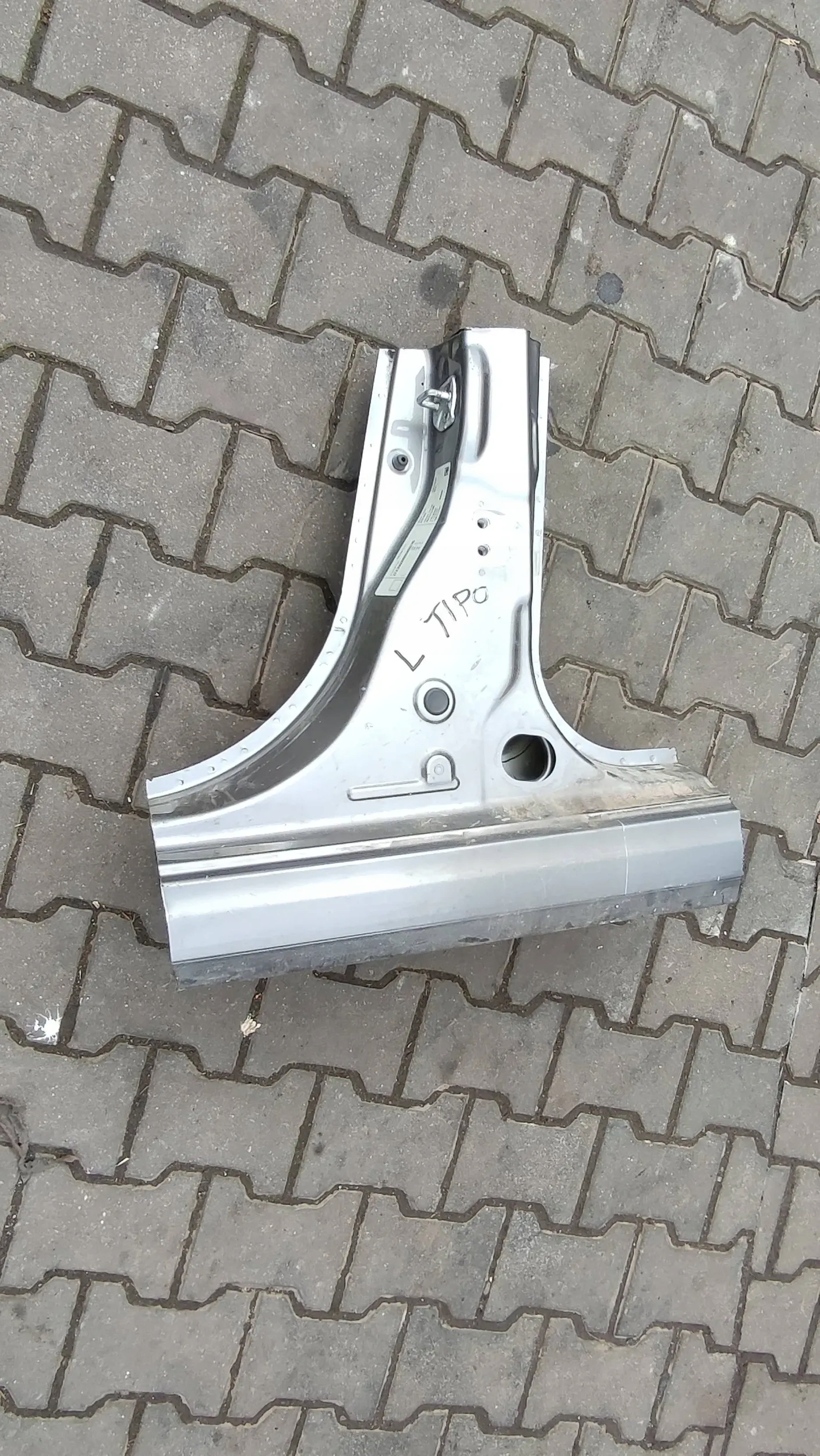 Fiat Tipo 2019 threshold pillar left