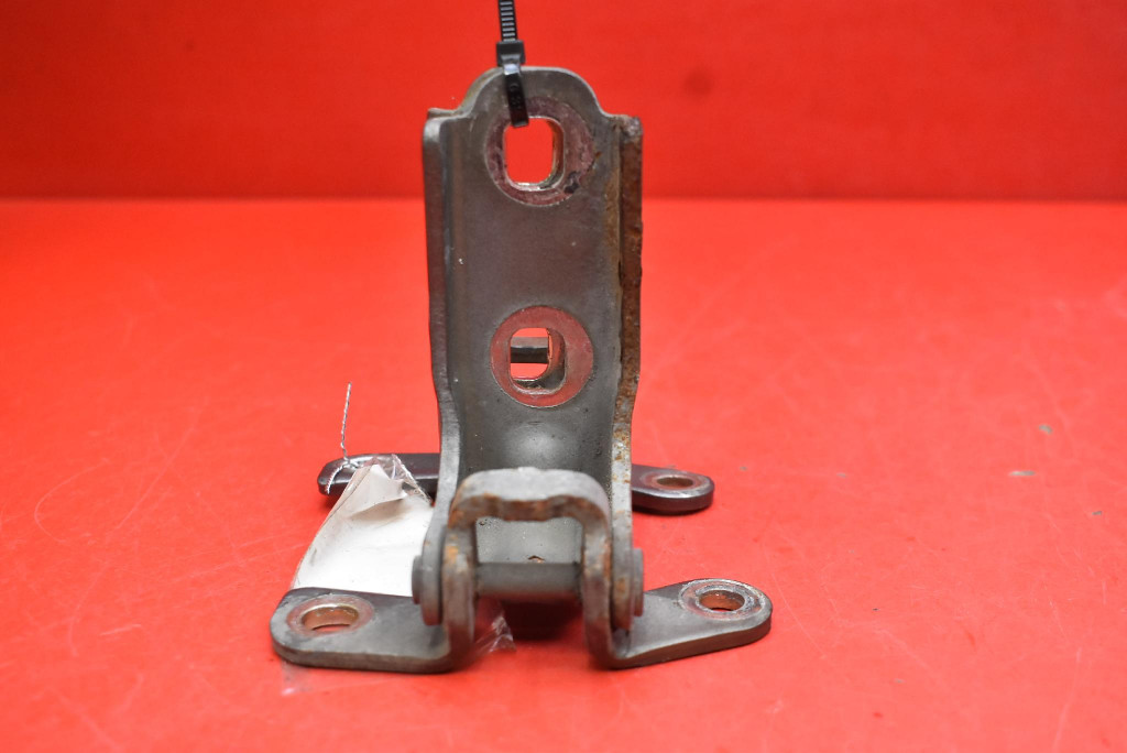 hinge hinges door right front A046057 CHEVROLET EQUINOX 2 II 10-15