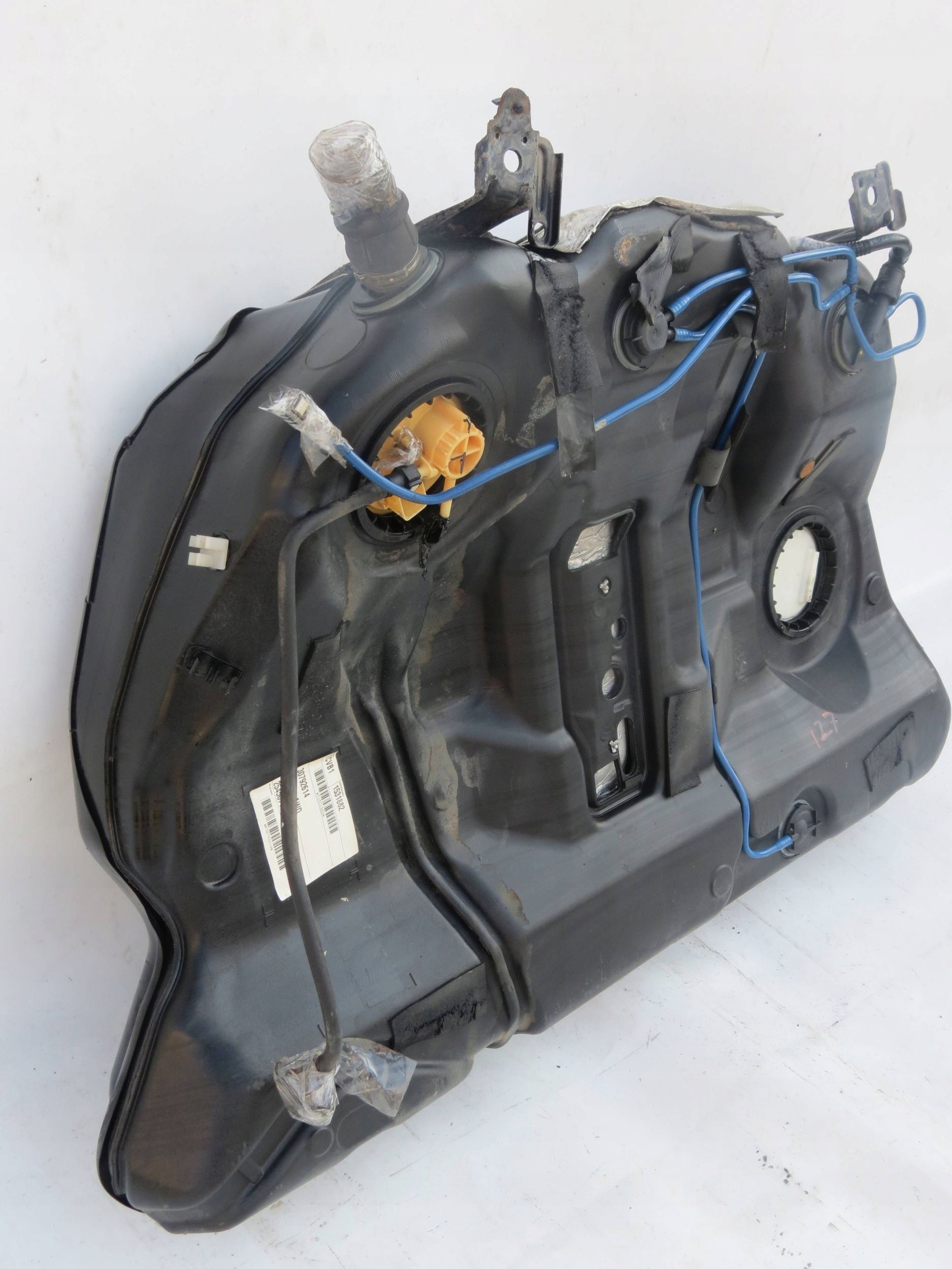 tank VOLVO XC90 und 4.4. V8 30645617