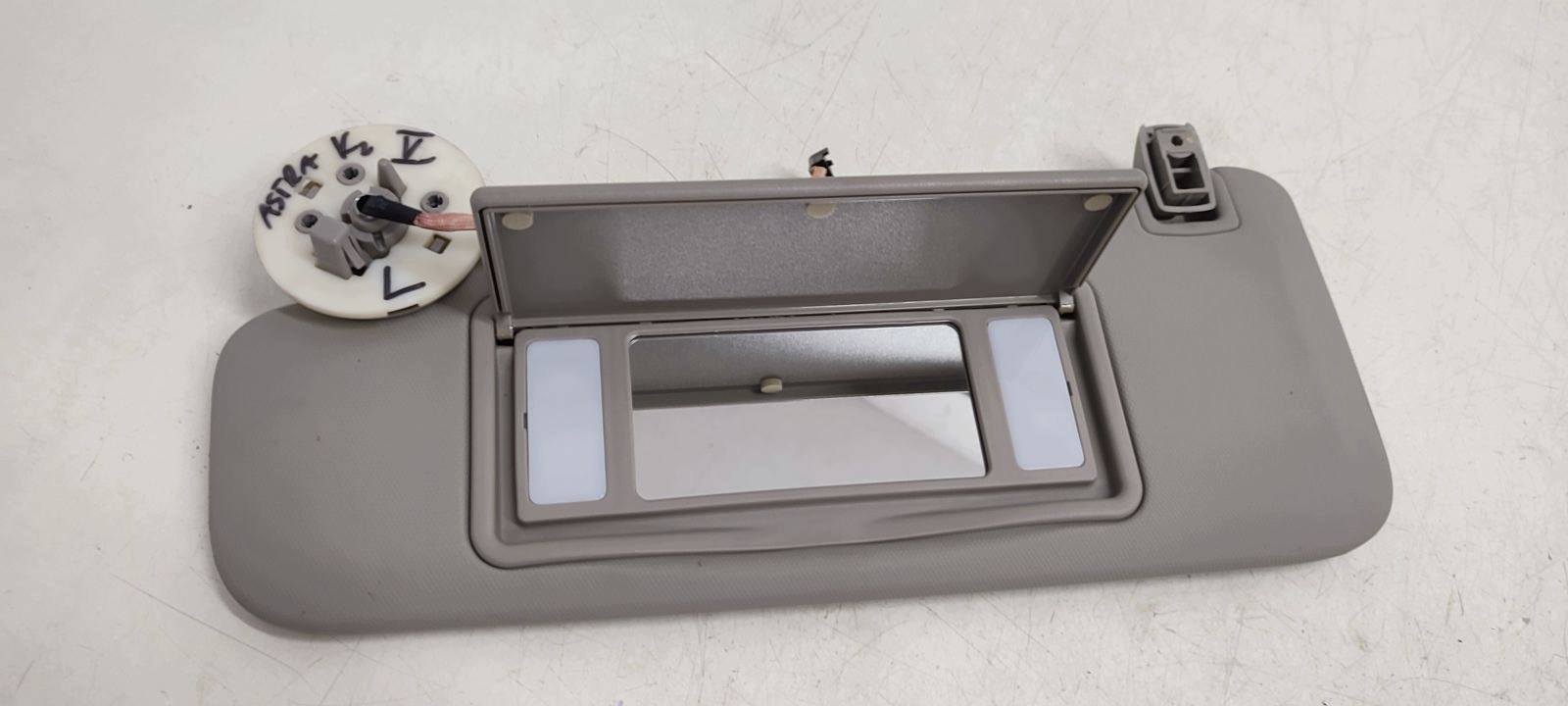 visor przeciwsloneczny left Opel Astra K LIFT kombi
