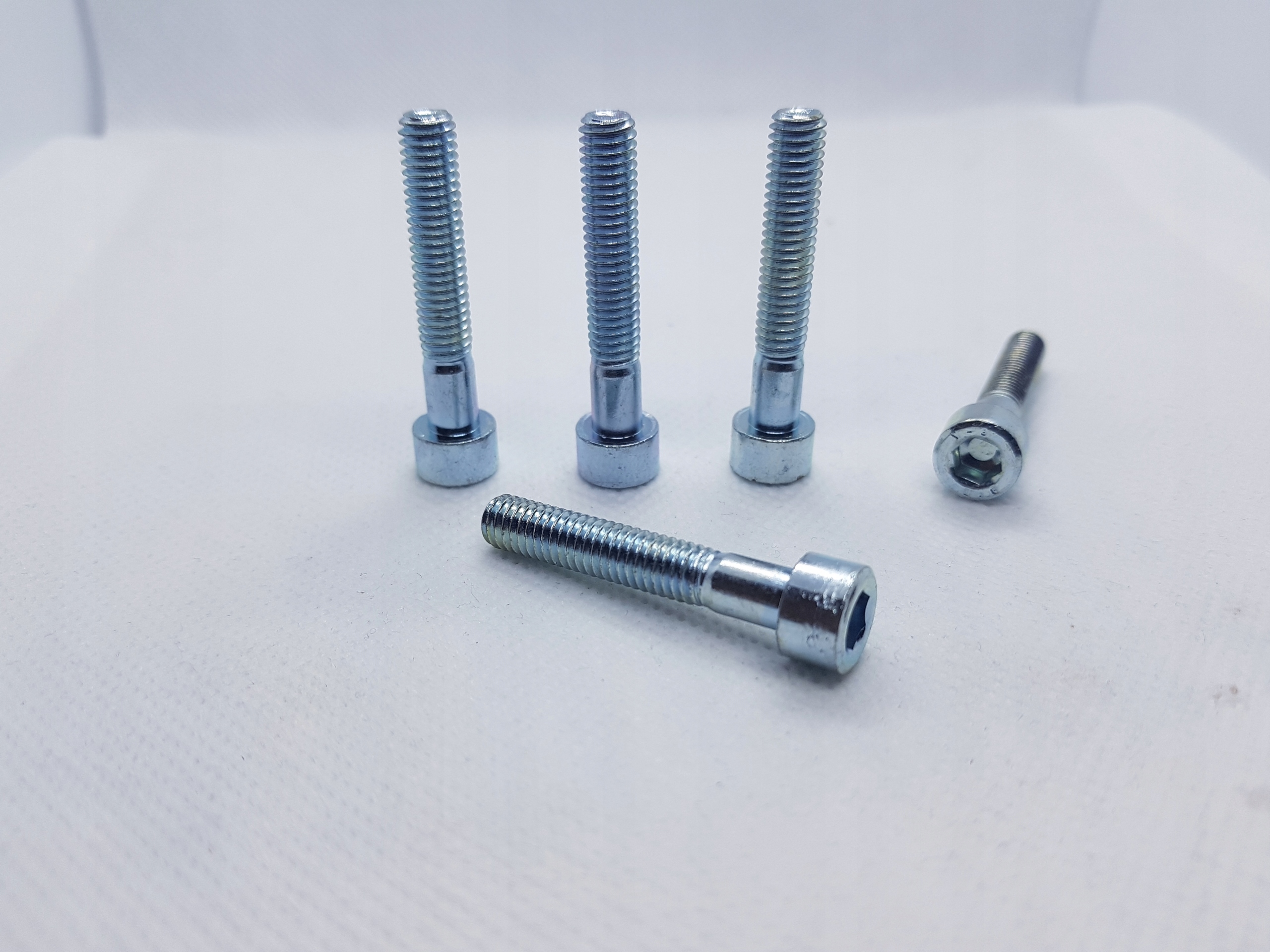 

50 Szt Śruba imbus M6x35
