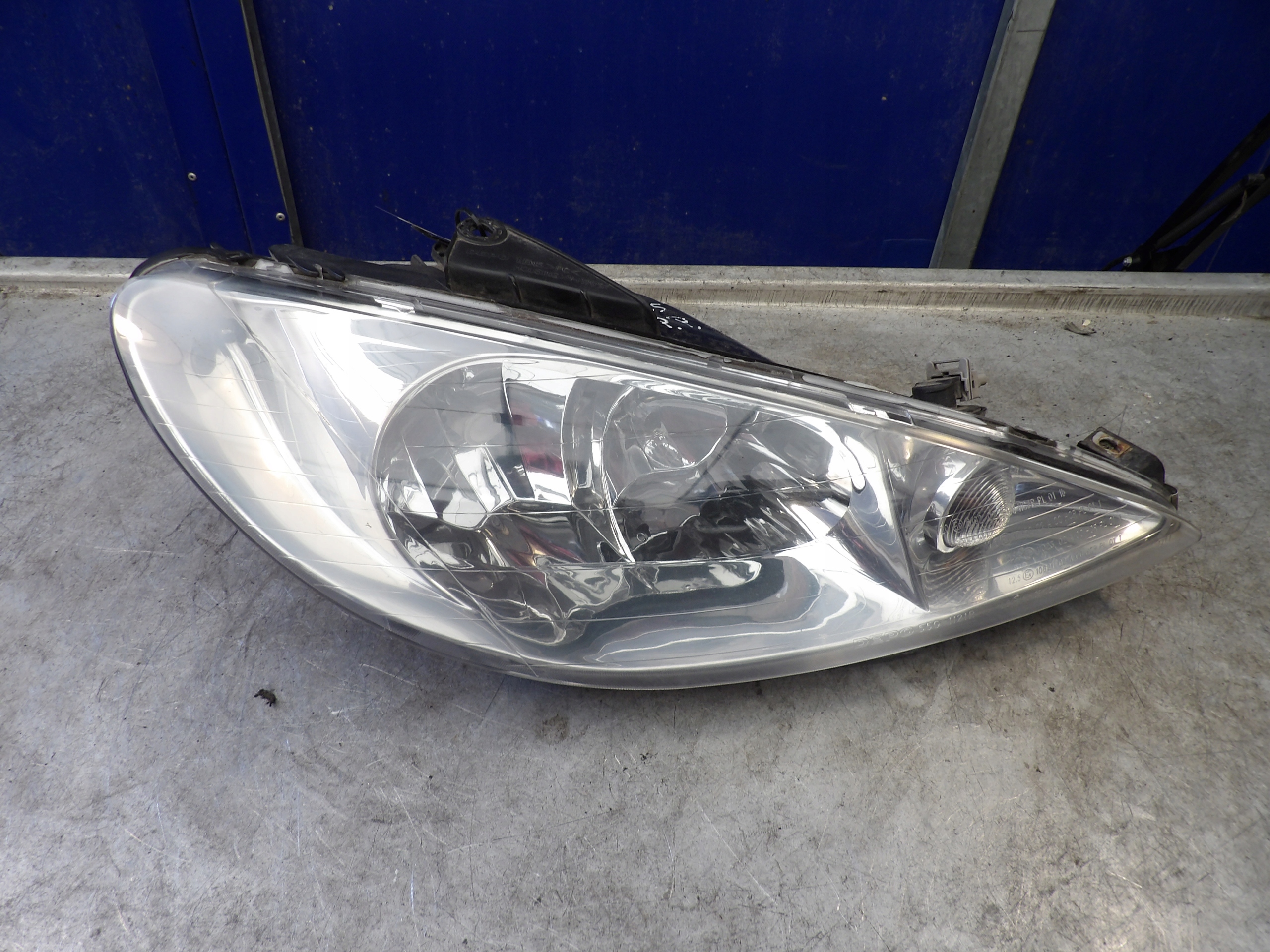 Peugeot 206 light front right 550-1120R-LHD