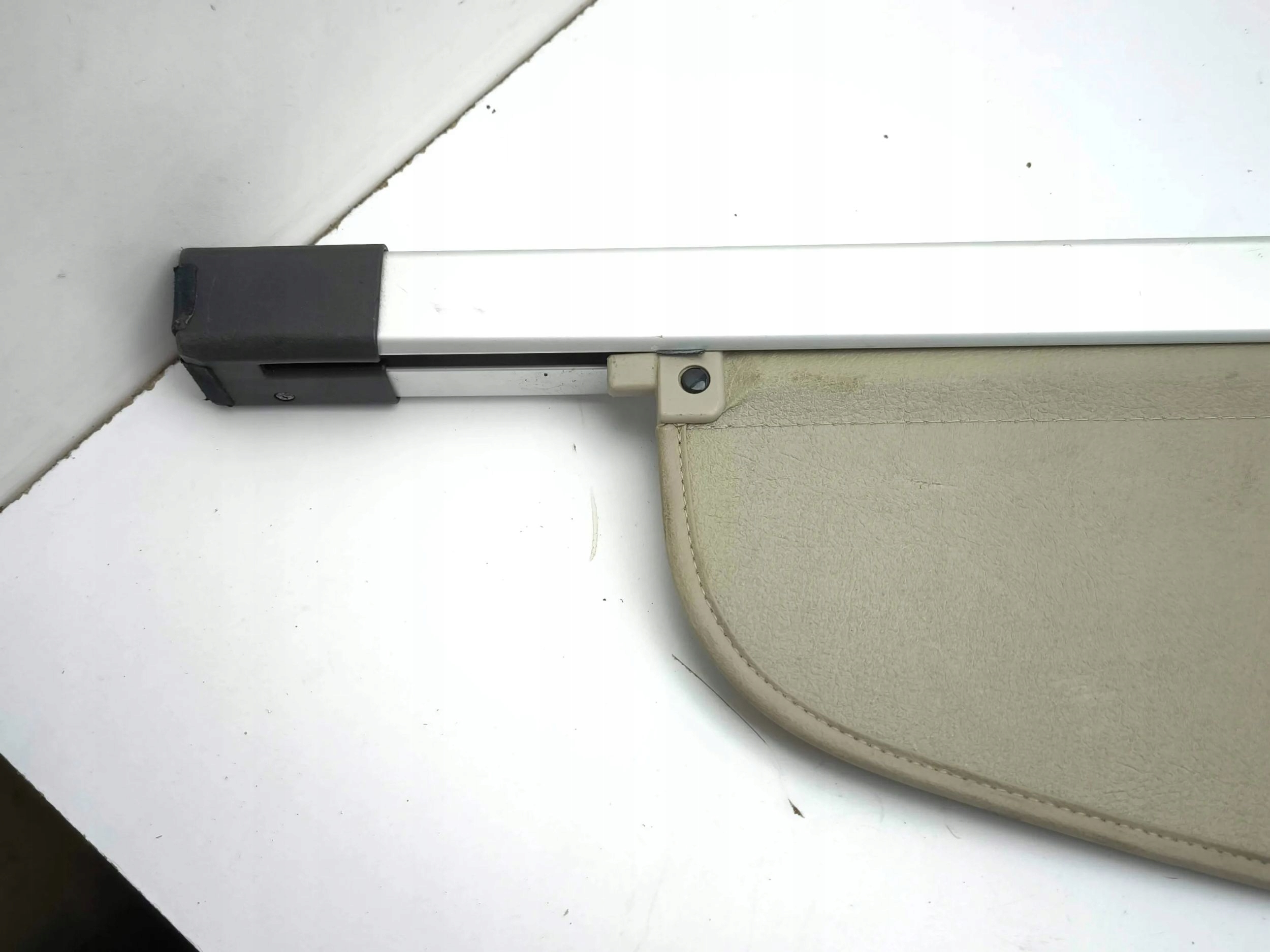 mazda 2010 ролета багажника