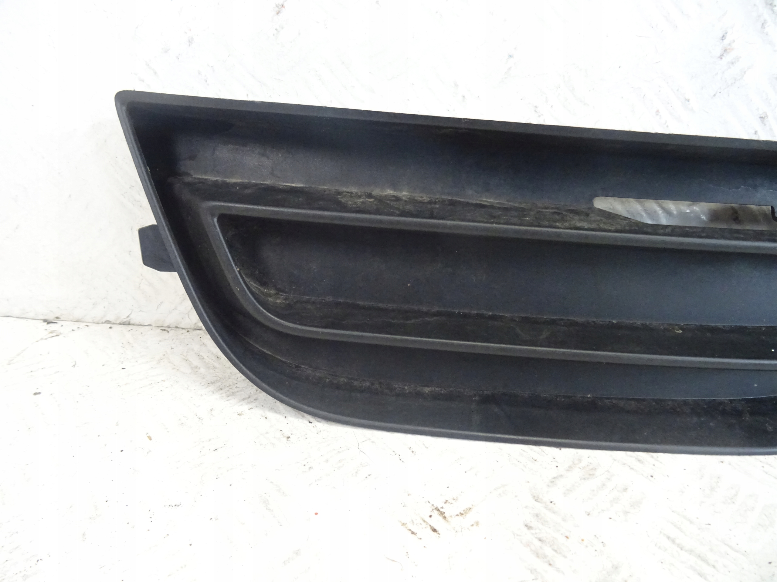 grid of a bumper left front AUDI A1 8X 8X0807681