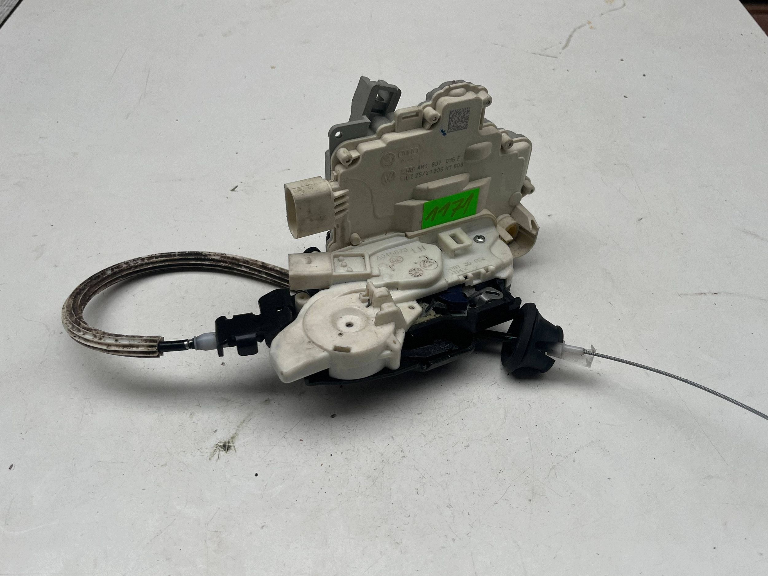 AUDI Q7 4M lock door left front DOCIAG 4M1837015F @M