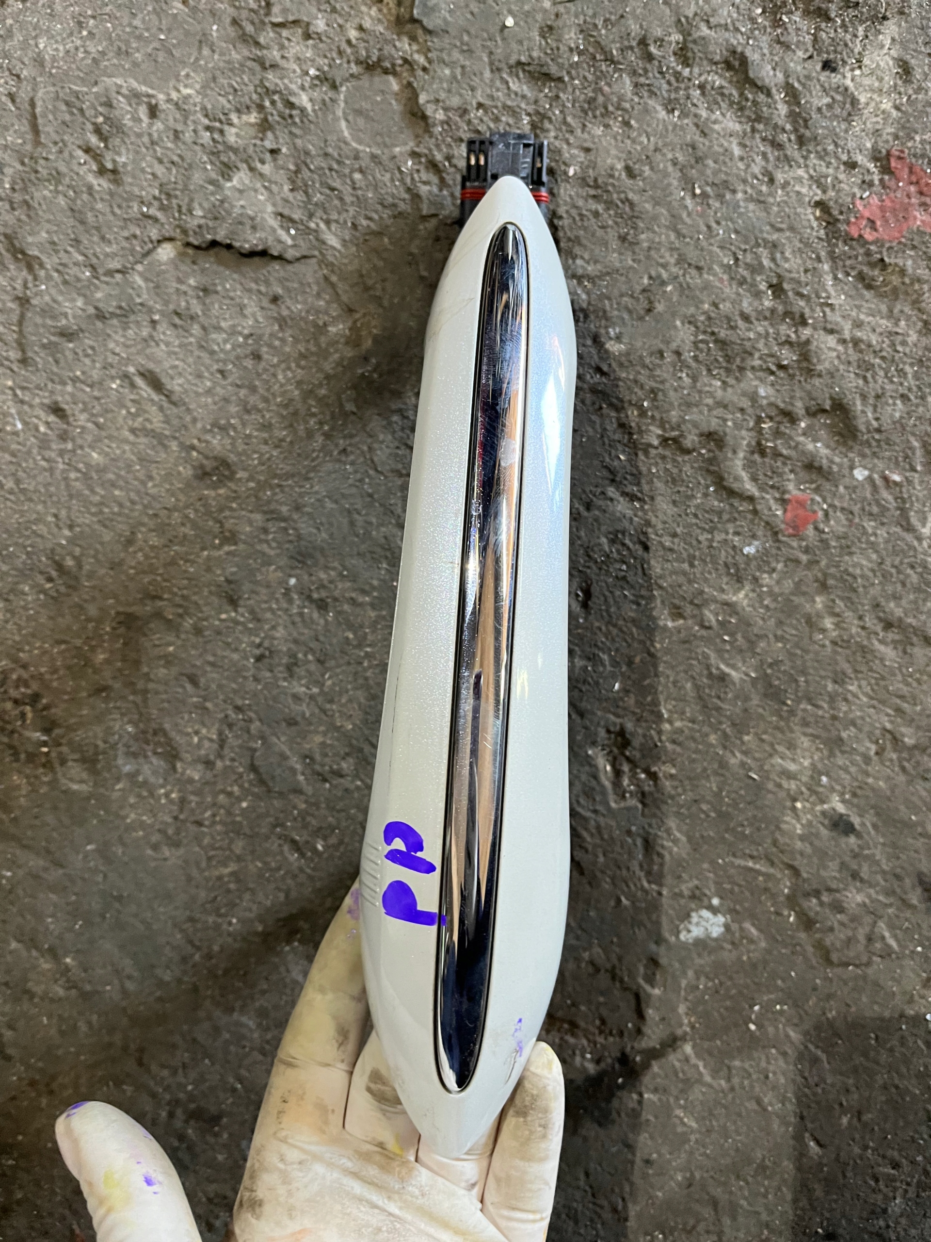 46 BMW F01 F10 KLAMKA PRAWA KOMFORT KEYLESS U21