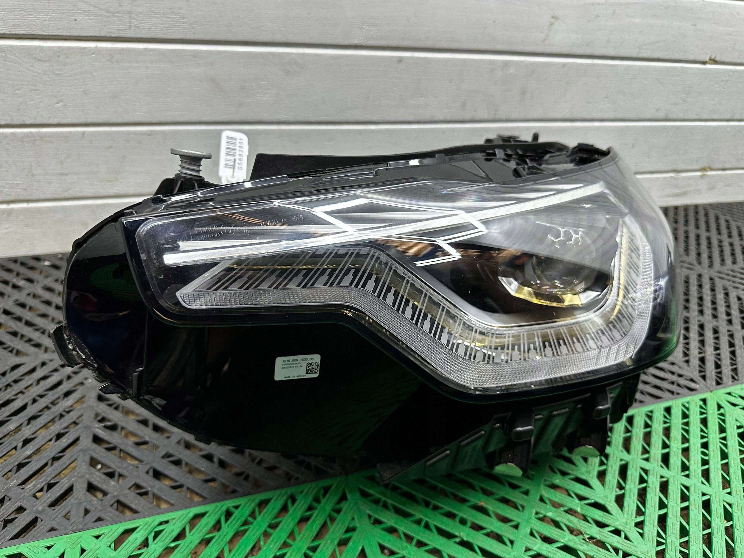 Licht vorne BMW 2 G42 5A320F3