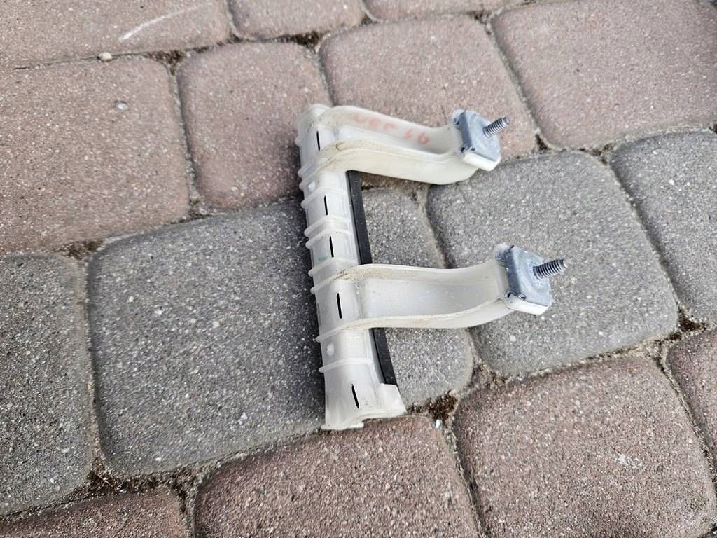 holder windows prowadnica front right Renault Megane IV 802202206R