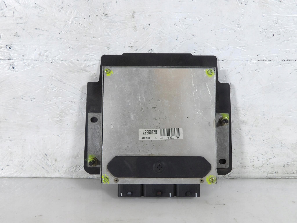PEUGEOT 307 2.0B control unit of the engine 16454074