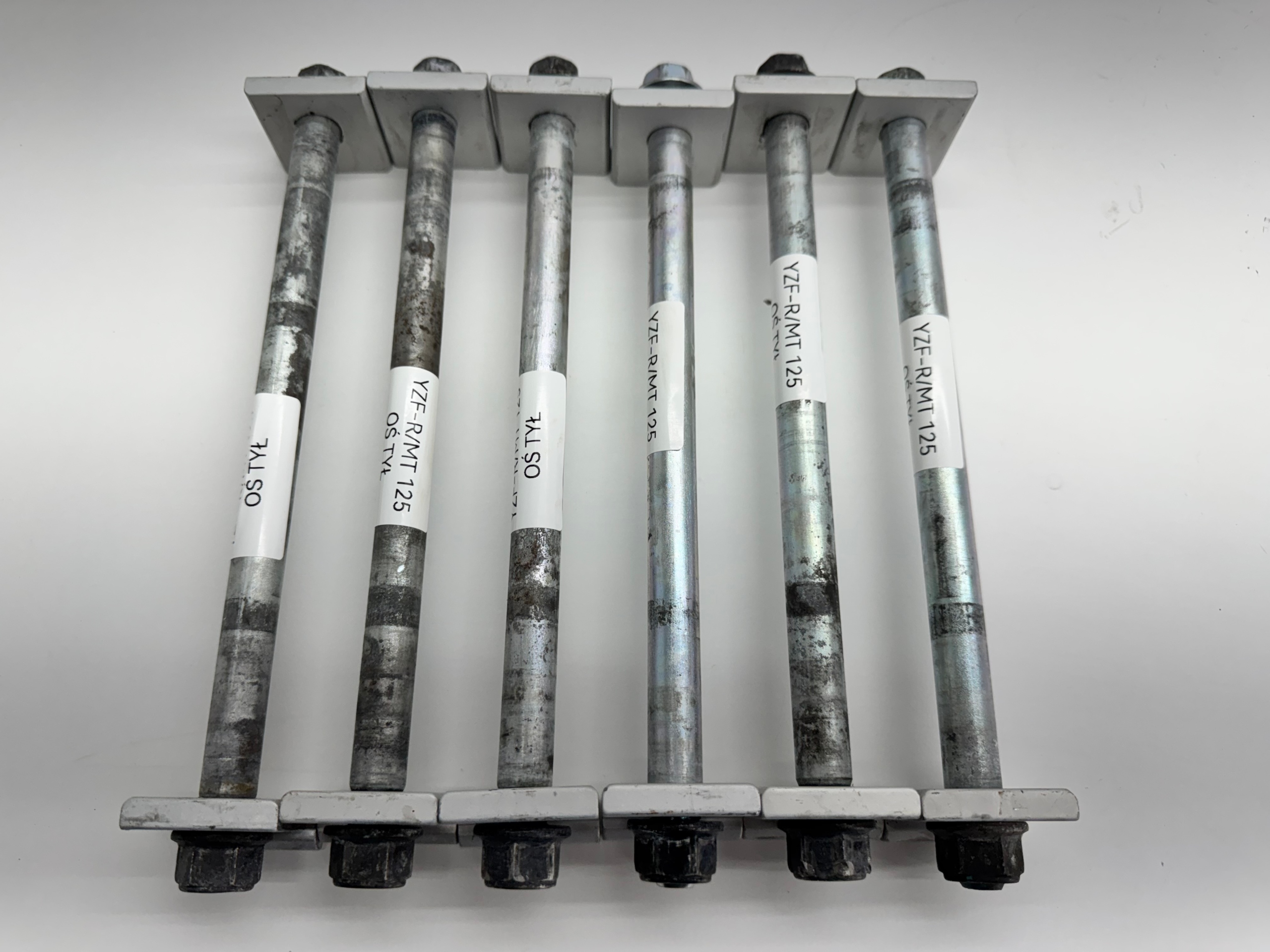 YAMAHA MT 125 YZF-R OŚKA TYŁ OŚ KOŁA TYLNEGO