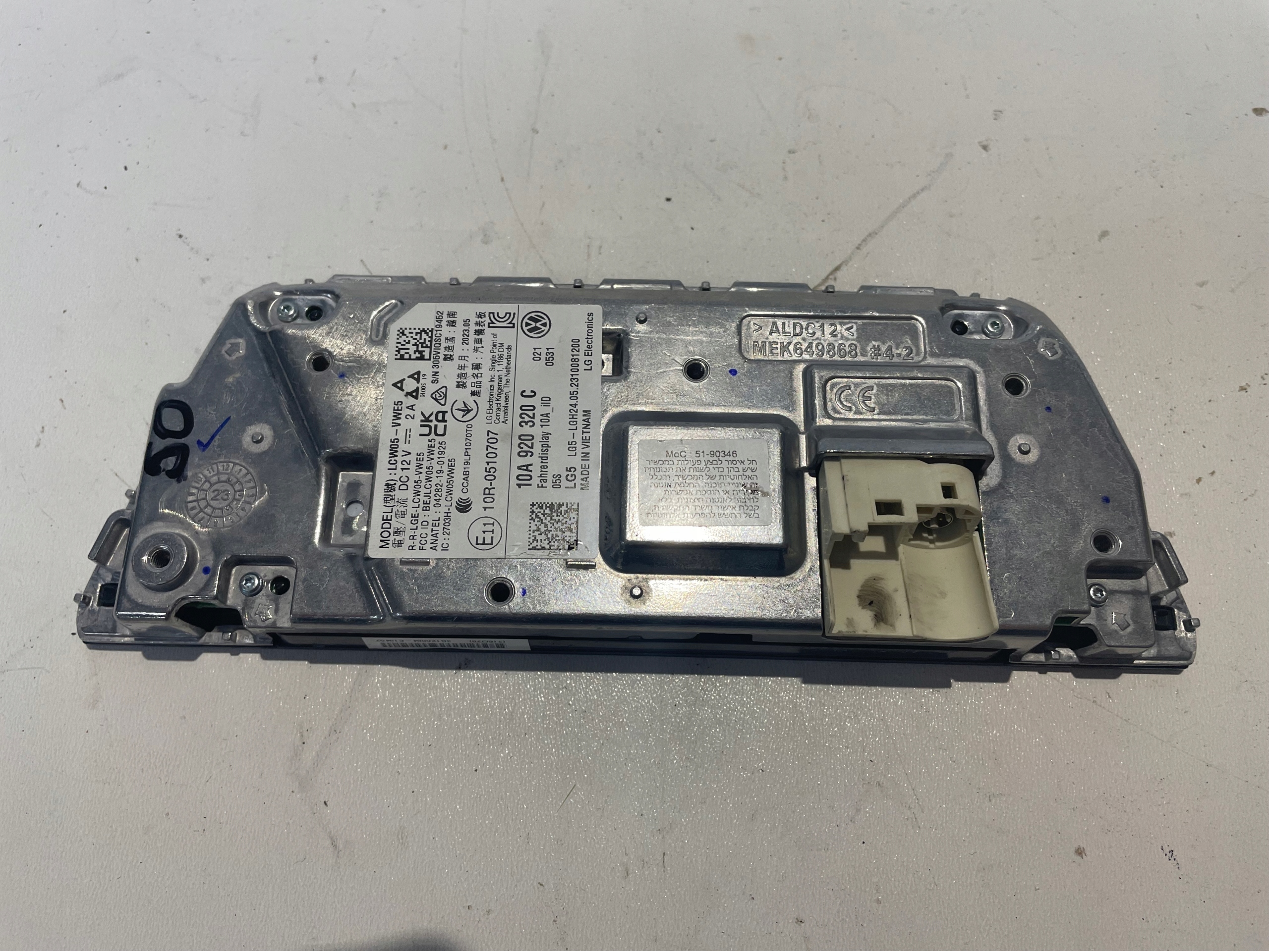 спидометр часы экран монитор vw ID3