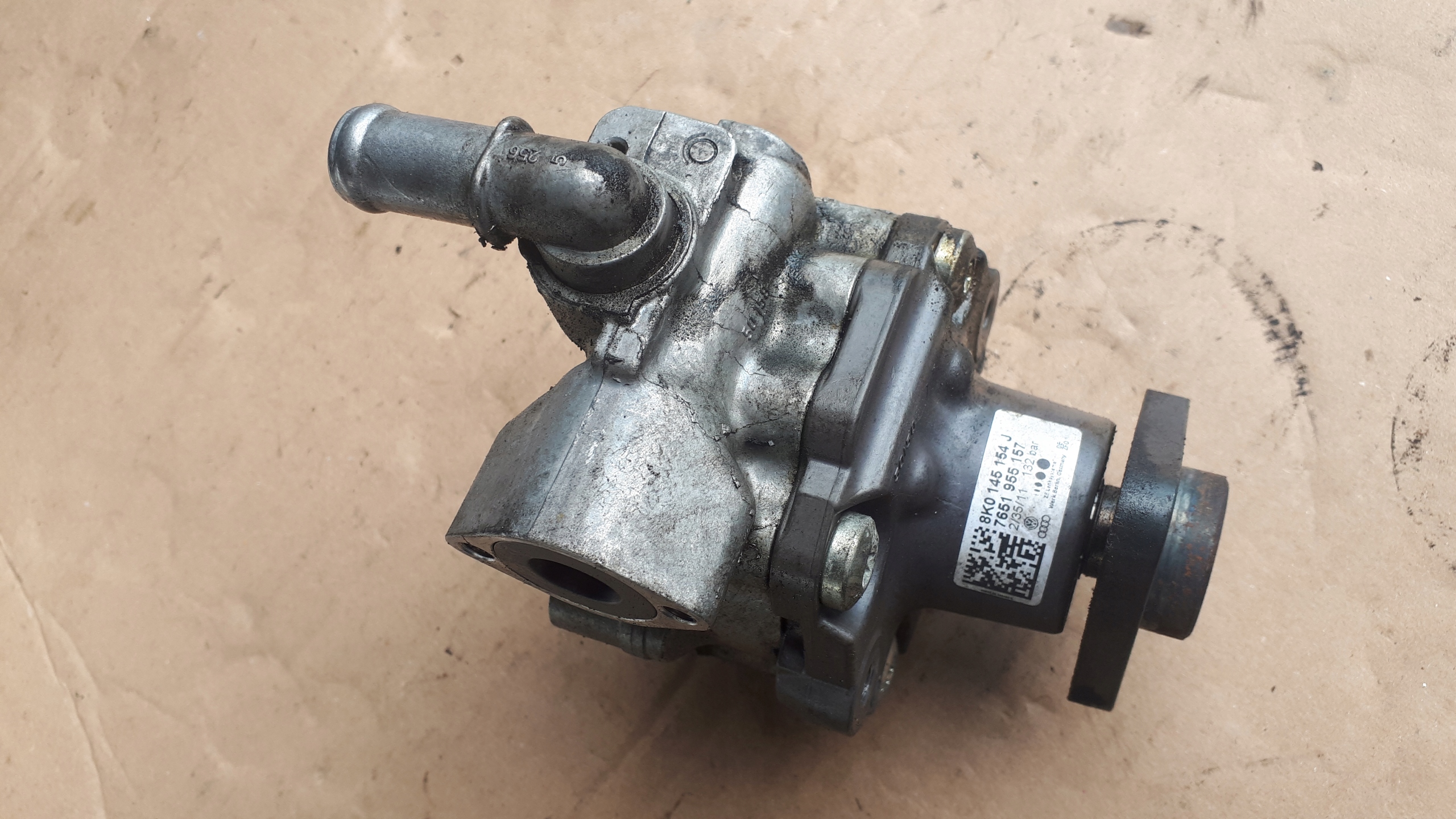 Audi OE 8K0145154J насос гур, рулевой системы