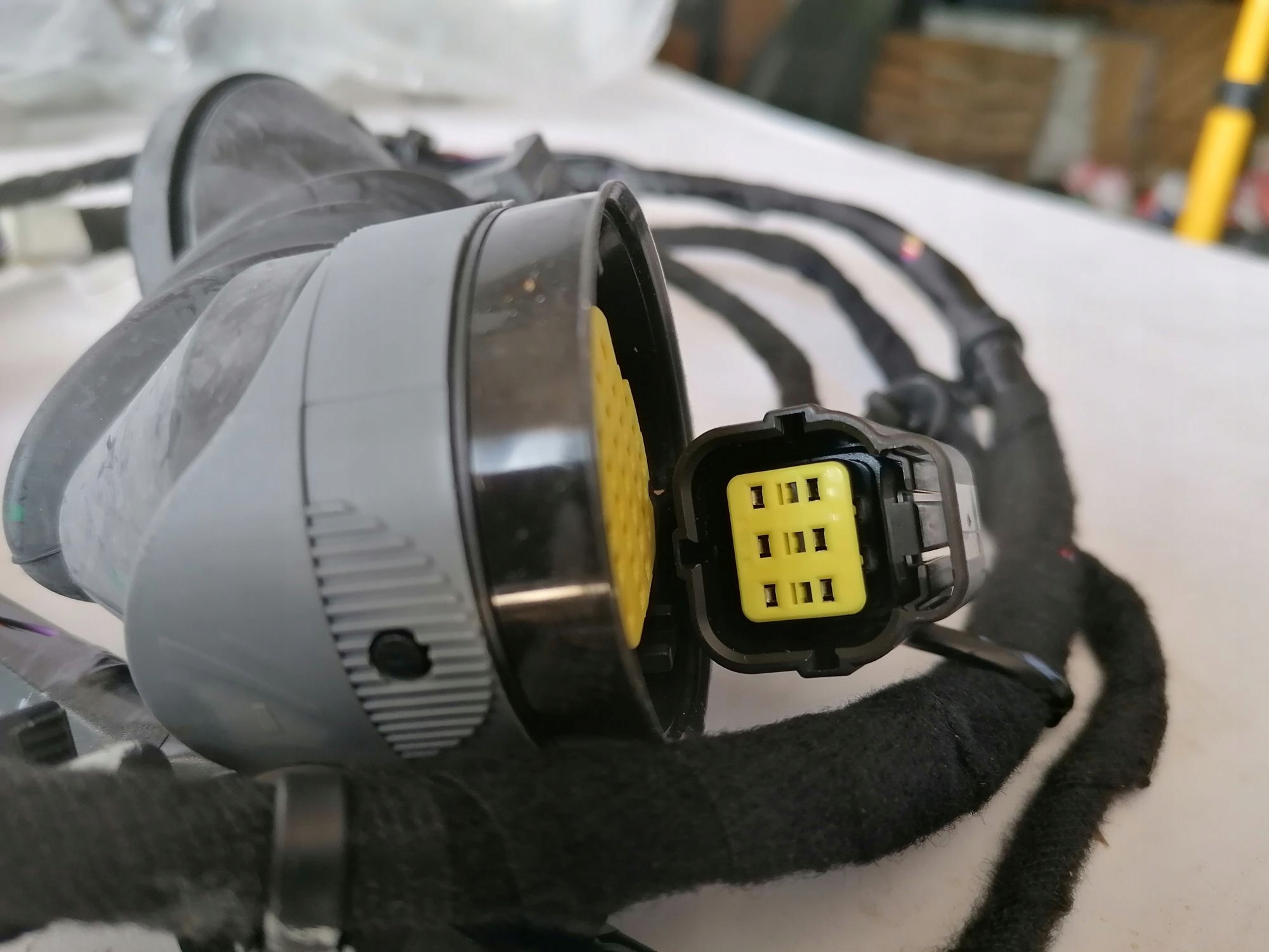 WIAZKA INSTALACJA DRZWI 1358000080 1395562080 Parts manufacturer Fiat original OE