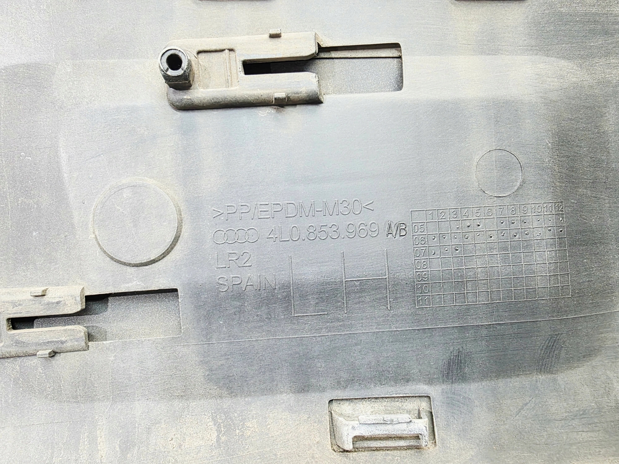 moulding lower door left rear part AUDI Q7 4L 4L0853969A/B