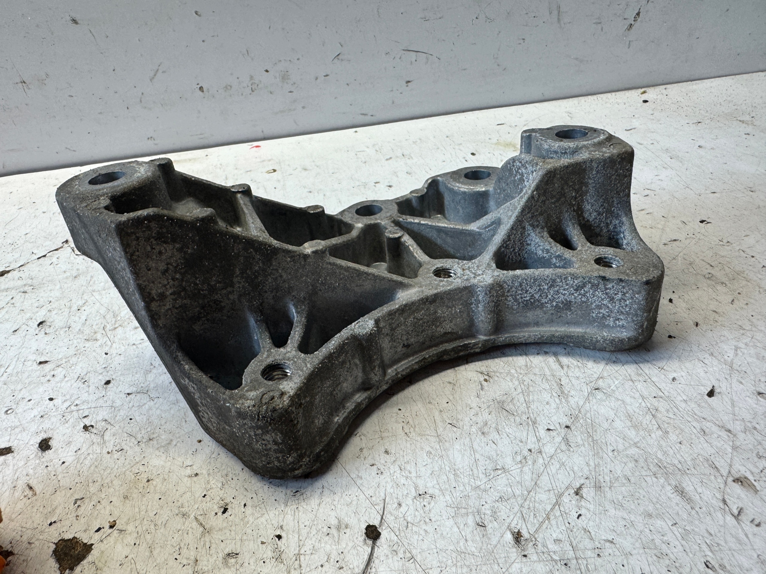 OPEL ASTRA K LIFT holder support gearboxes 42496573 1.5 D LXD