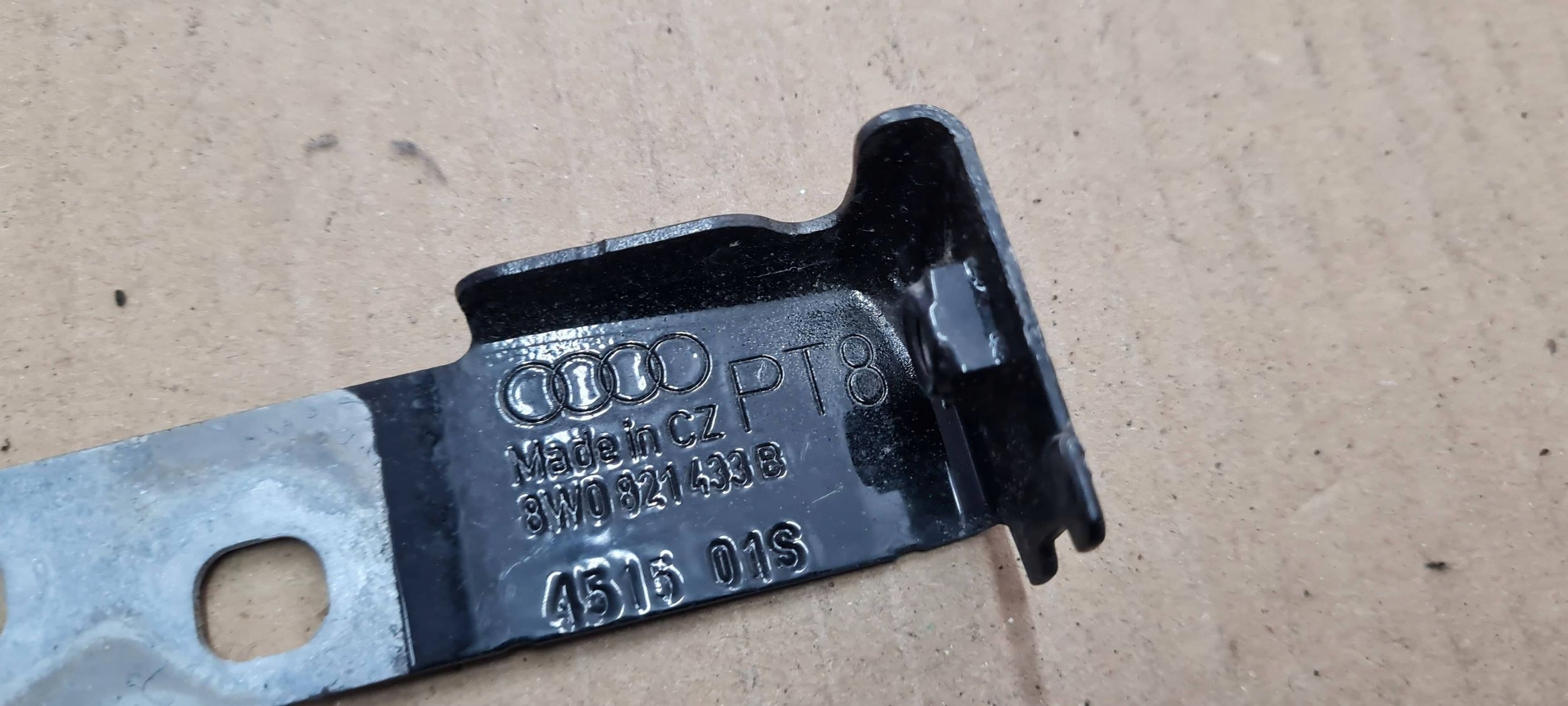 A4 B9 8W Poignée Support plaque Aile Gauche Gauche Avant LY9B 8W0821433B