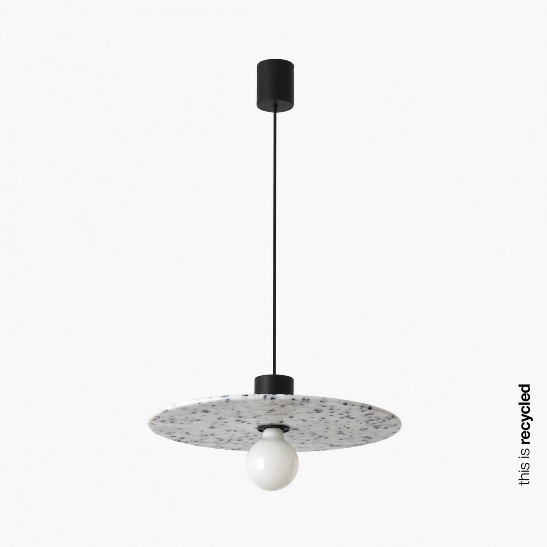 Závesné svietidlo Faro Confetti 400, recyklovaný marmoreal, priemer 45 cm